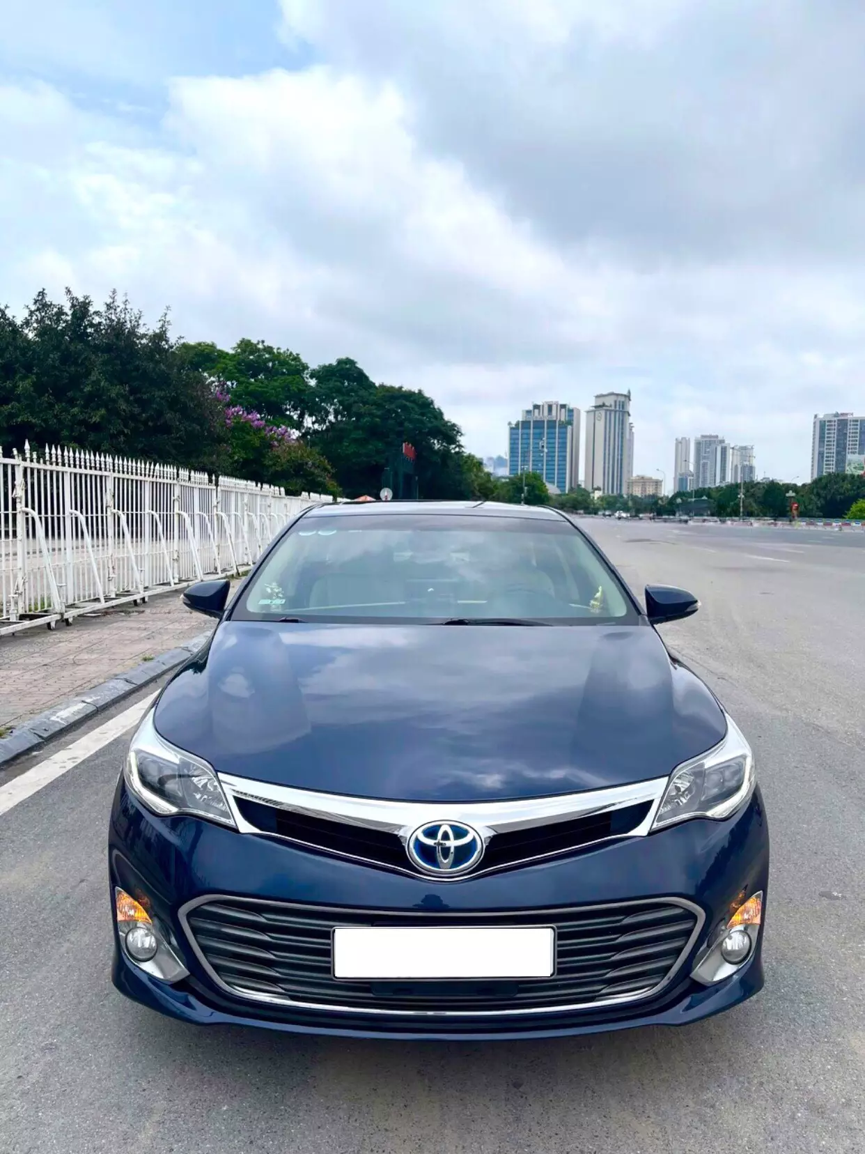 Chính chủ cần bán xe TOYOTA Avalon Hybrid Limited đời  2014 mua 12/2015-4