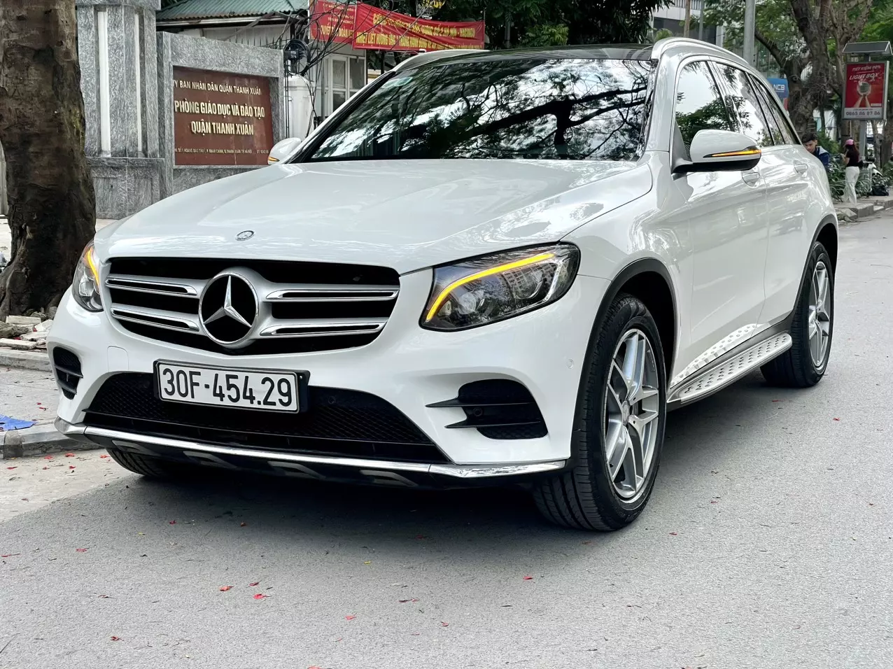 Cần ra nhanh xe GLC300-4matic sx 2016 -0