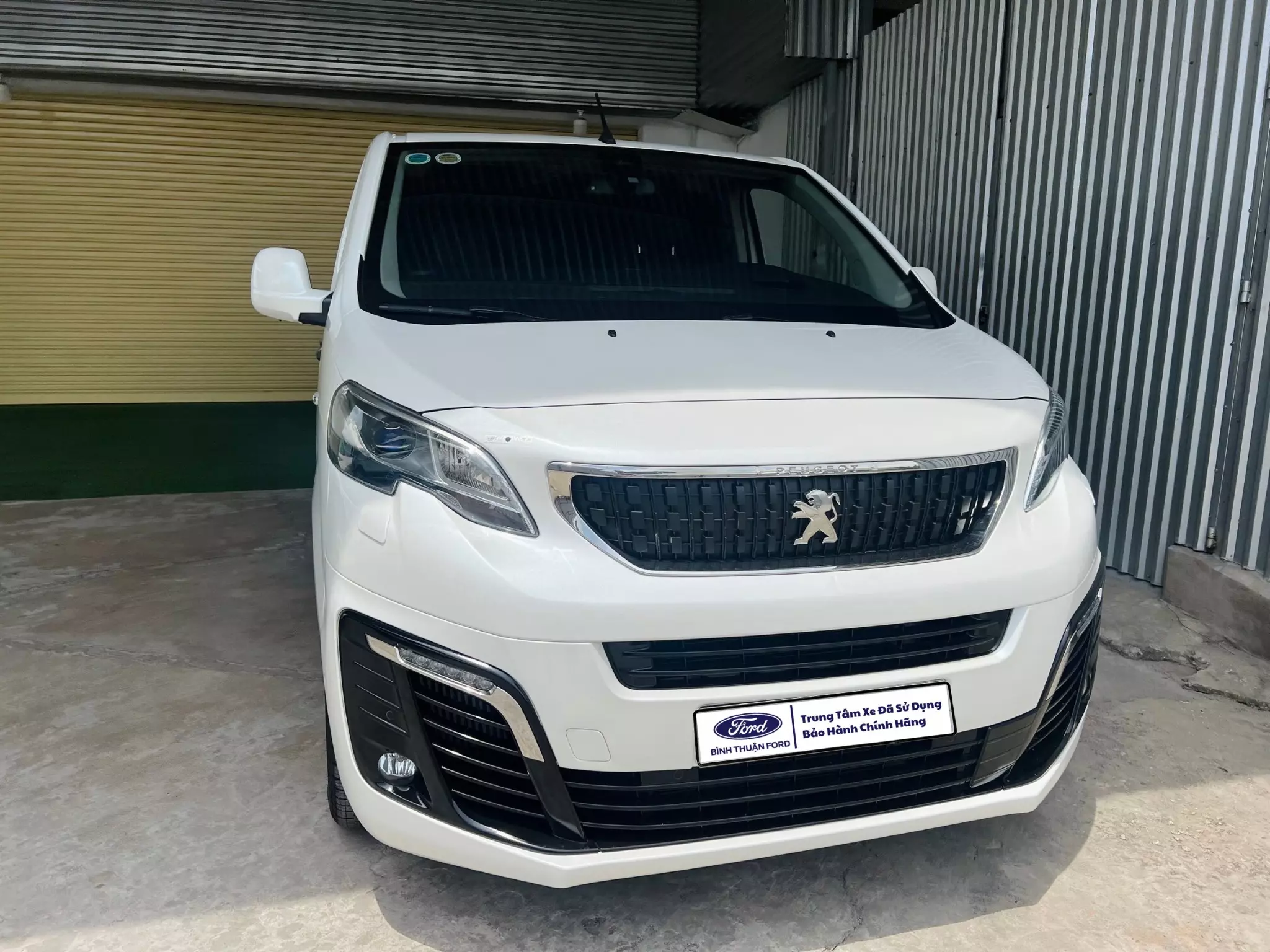 Peugeot Traveller Premium 7S 2021 Đăng ký 2022 Lướt 7.600 Km ( Như xe mới )-0