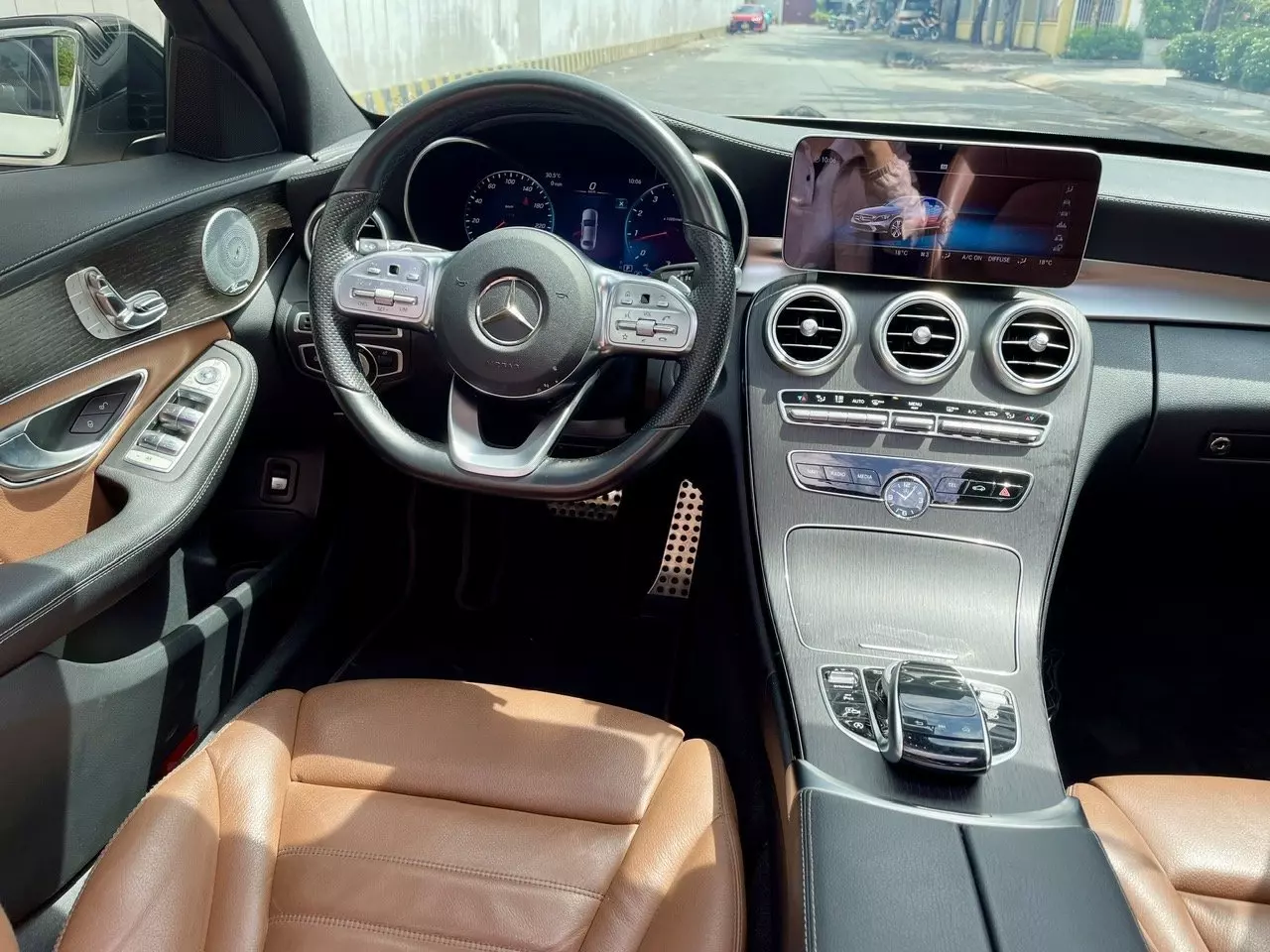 CHÍNH CHỦ BÁN XE MERCEDES BENZ C 300 AMG, SẢN XUẤT NĂM 2019-0