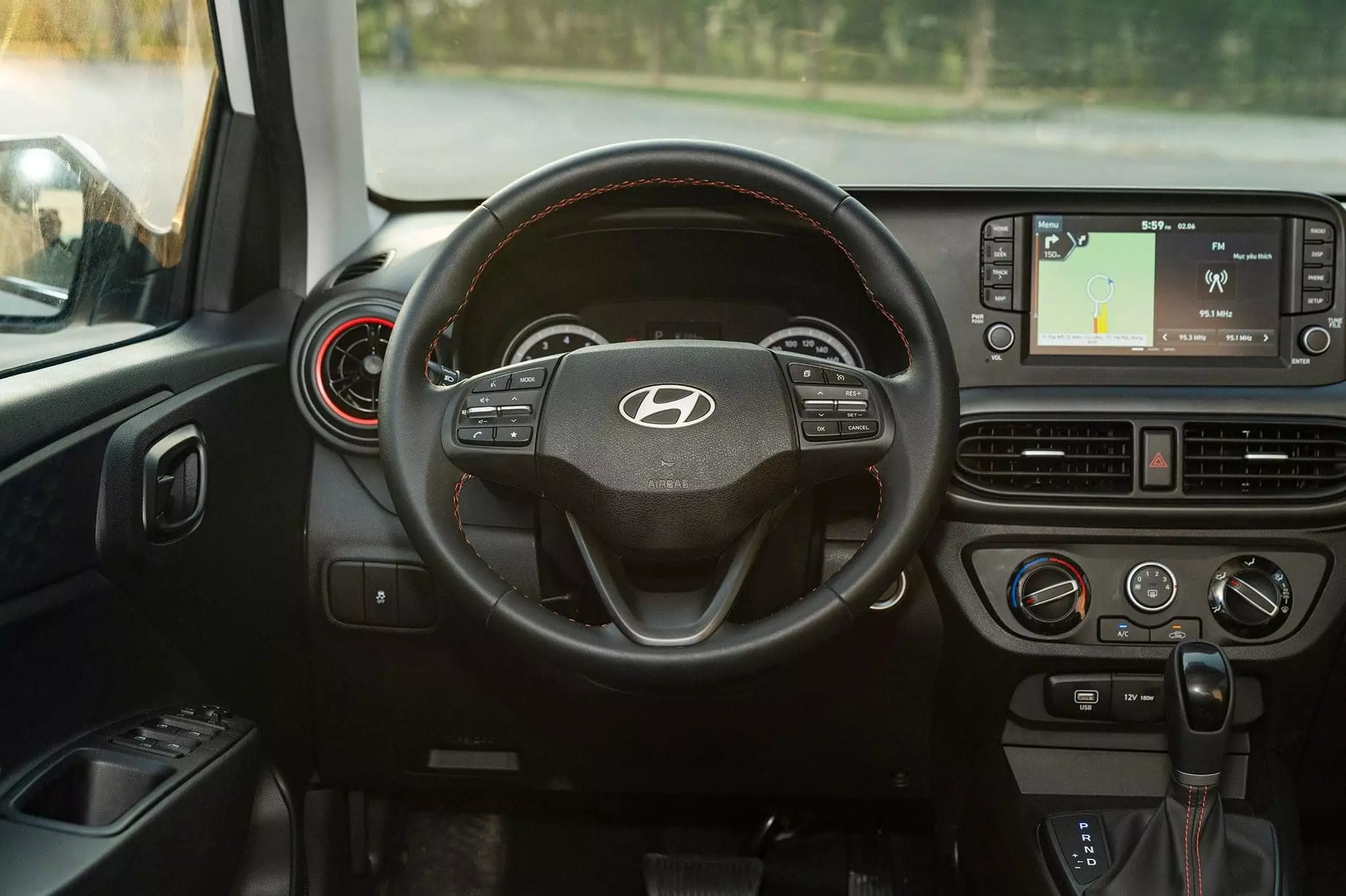 Xe Hyundai Grand i10 2024, màu trắng -3