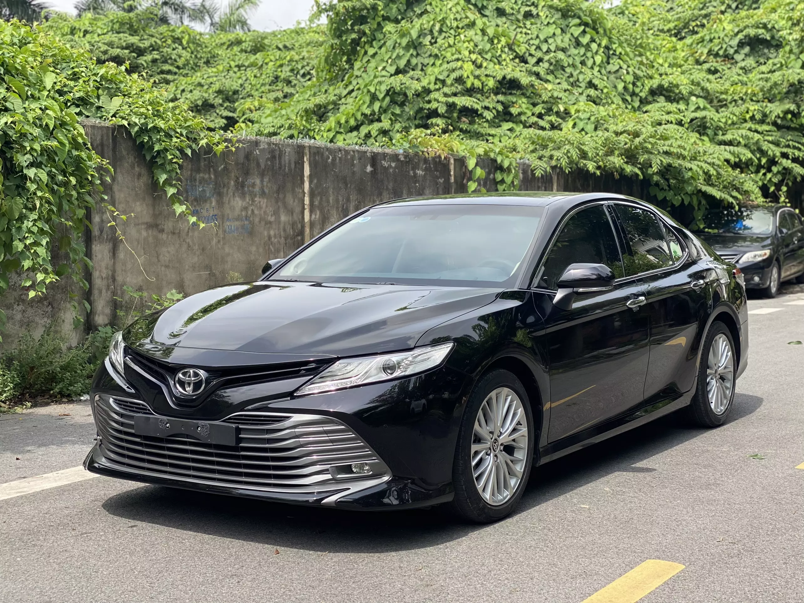 Chính chủ cần bán nhanh Toyota Camry 2.5Q 2021-3