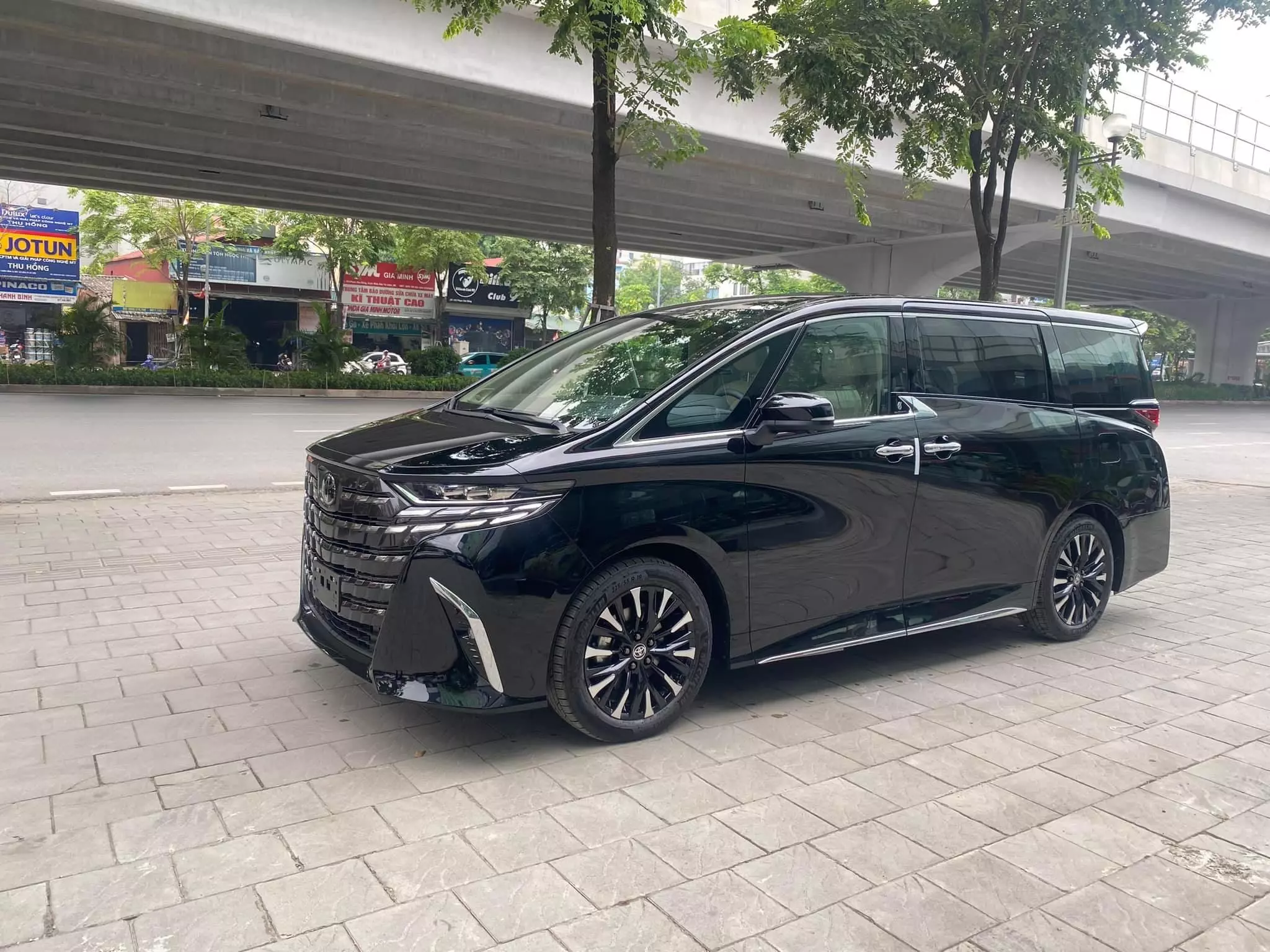 Bán Toyota Alphard Đen/ Kem 2024, mới 100%. xe giao ngay.-1