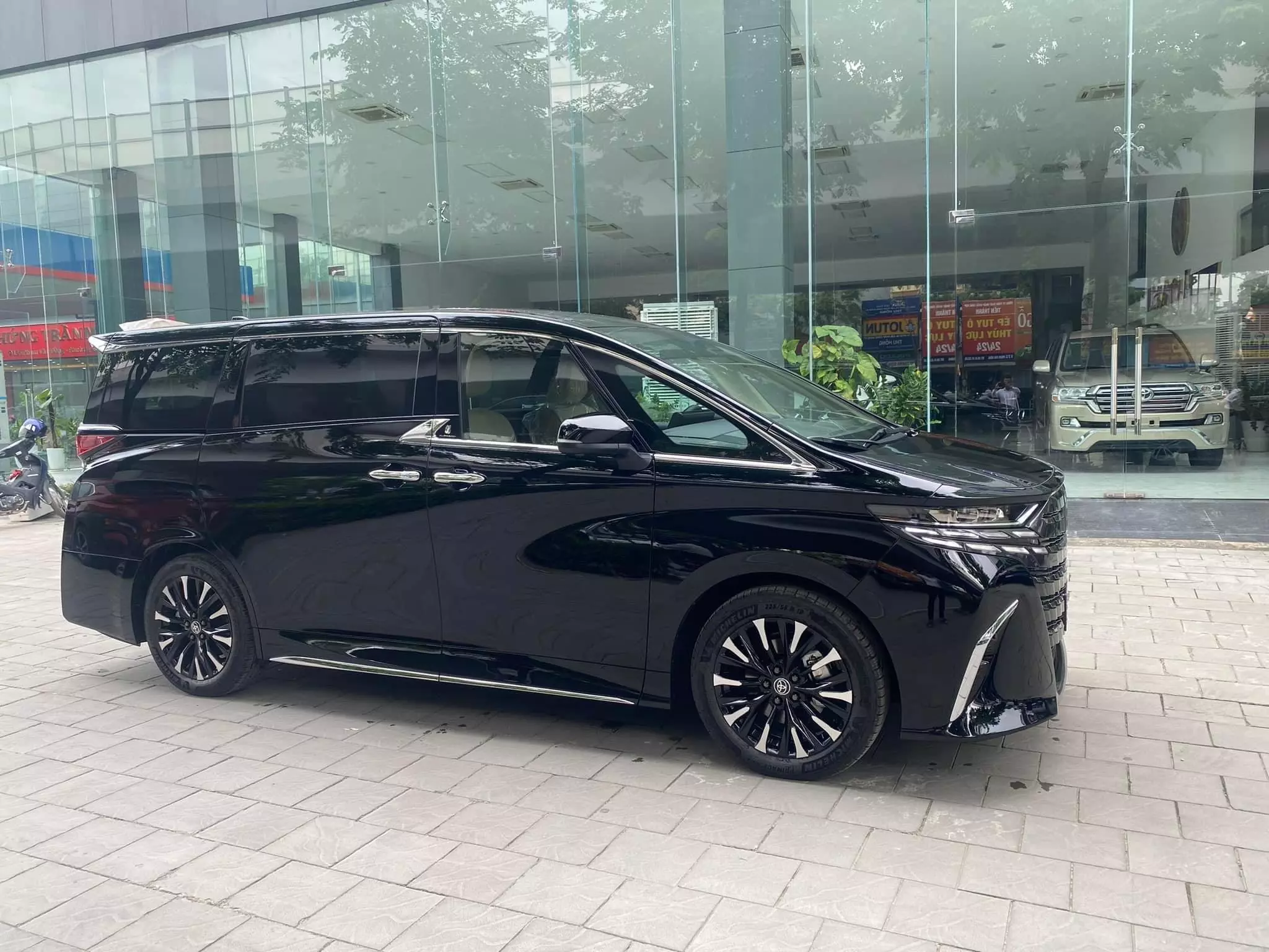 Bán Toyota Alphard Đen/ Kem 2024, mới 100%. xe giao ngay.-5