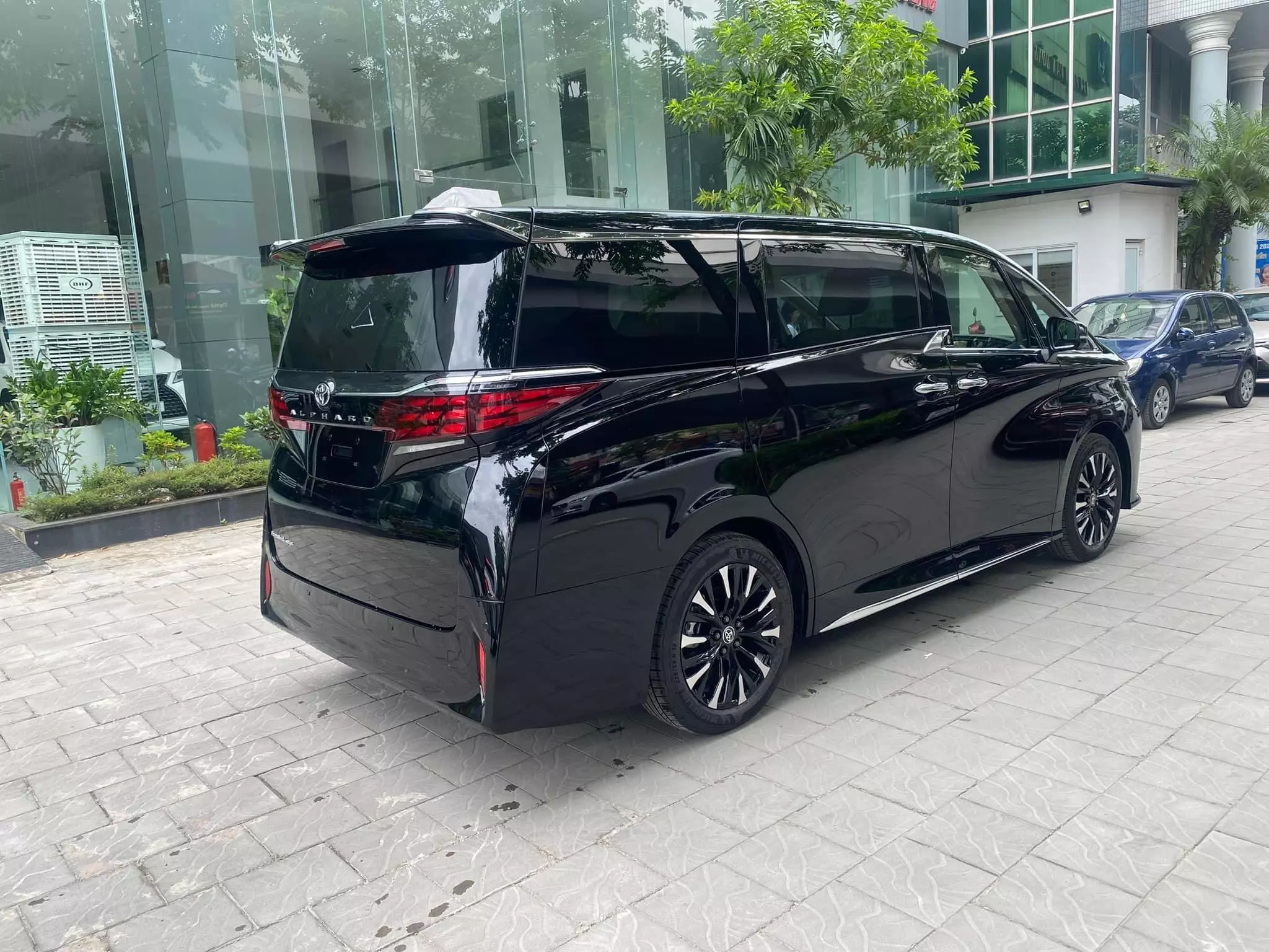 Bán Toyota Alphard Đen/ Kem 2024, mới 100%. xe giao ngay.-4