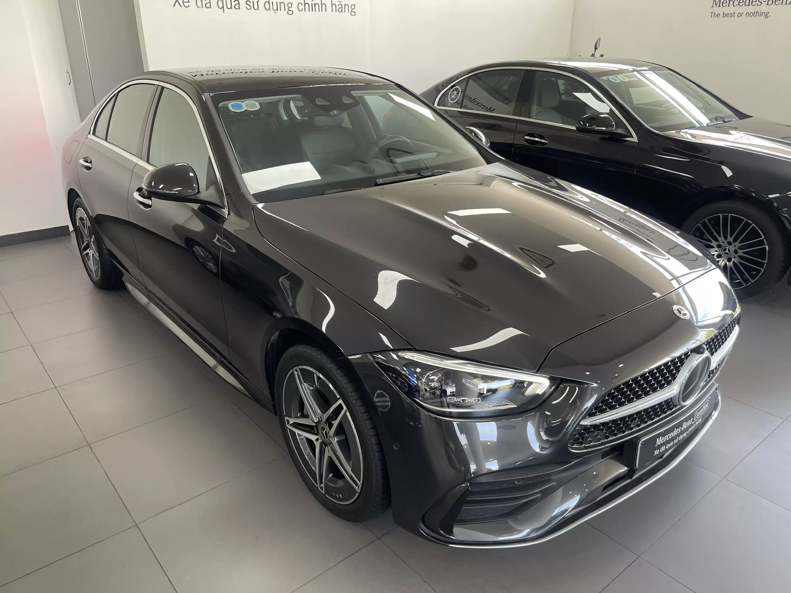 Đại lý Mercedes Quận 7 cần bán C300 AMG, xe lướt nội bộ của Hãng-6