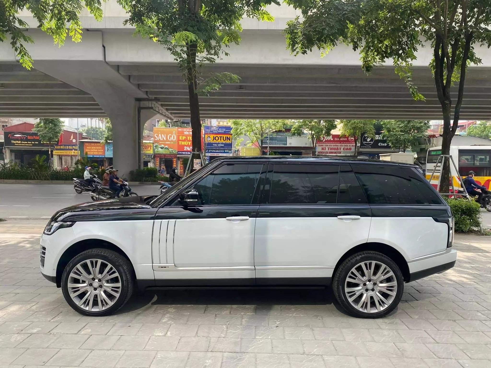 Bán Range Rover SVAutobiography LWB 3.0, sản xuất 2021, mới 99%.-5