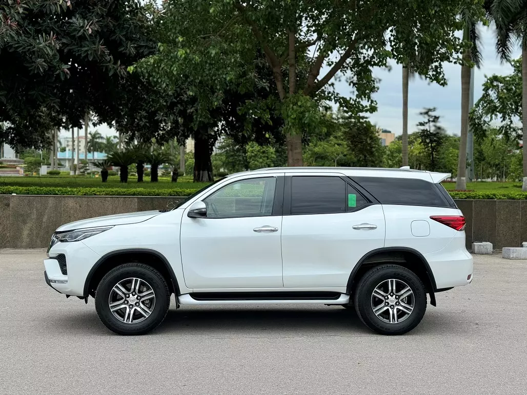 BÁN XE Fortuner 2022 dầu tự động 1 cầu.. Odo 5v. - 980tr-2