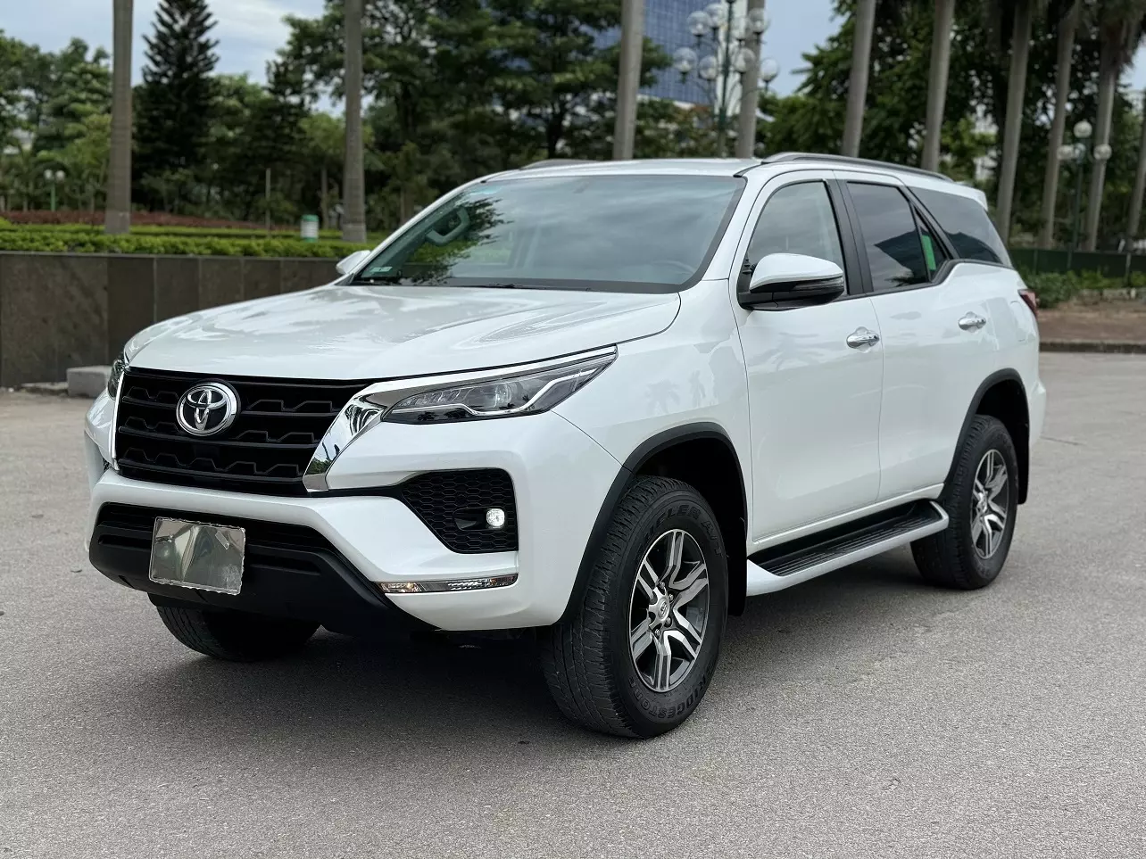 BÁN XE Fortuner 2022 dầu tự động 1 cầu.. Odo 5v. - 980tr-3