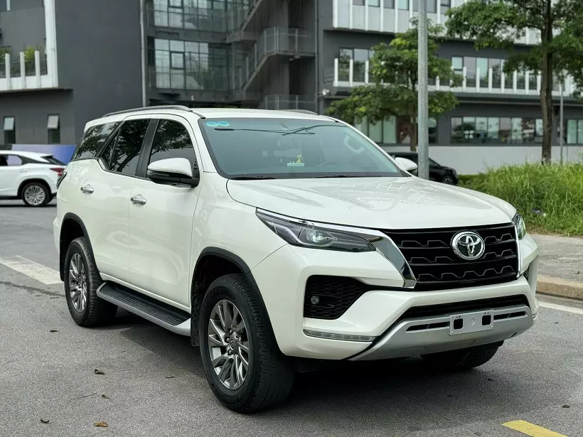 BÁN XE Fortuner 2021 máy xăng 2 cầu. - 990tr-0