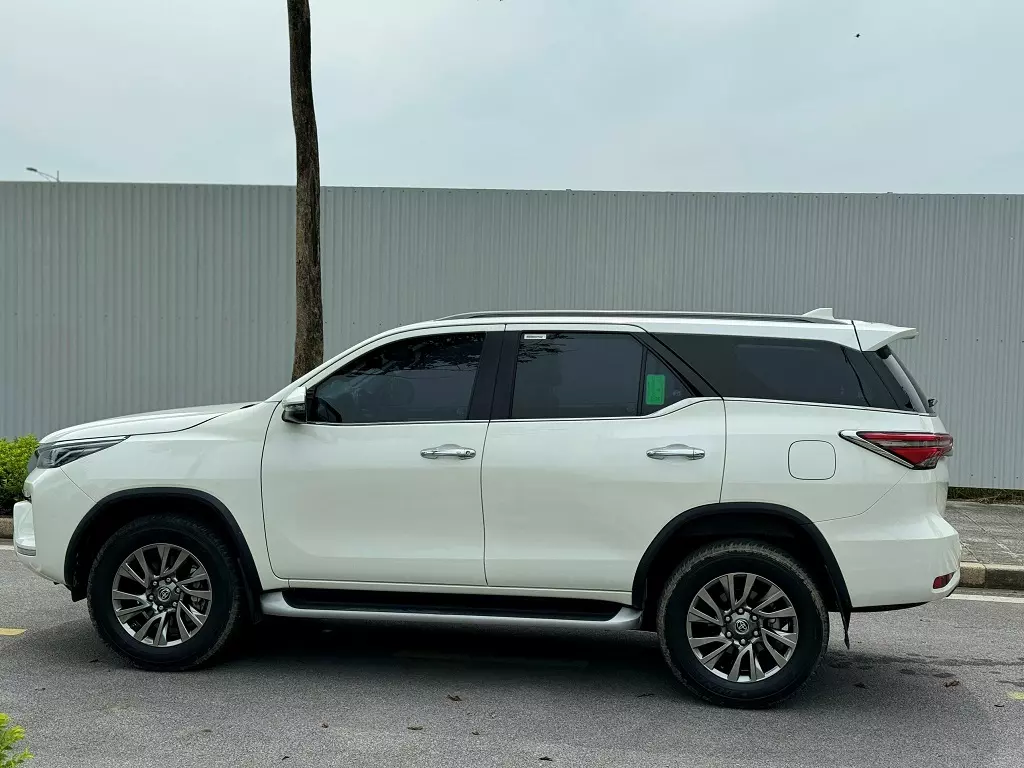 BÁN XE Fortuner 2021 máy xăng 2 cầu. - 990tr-3