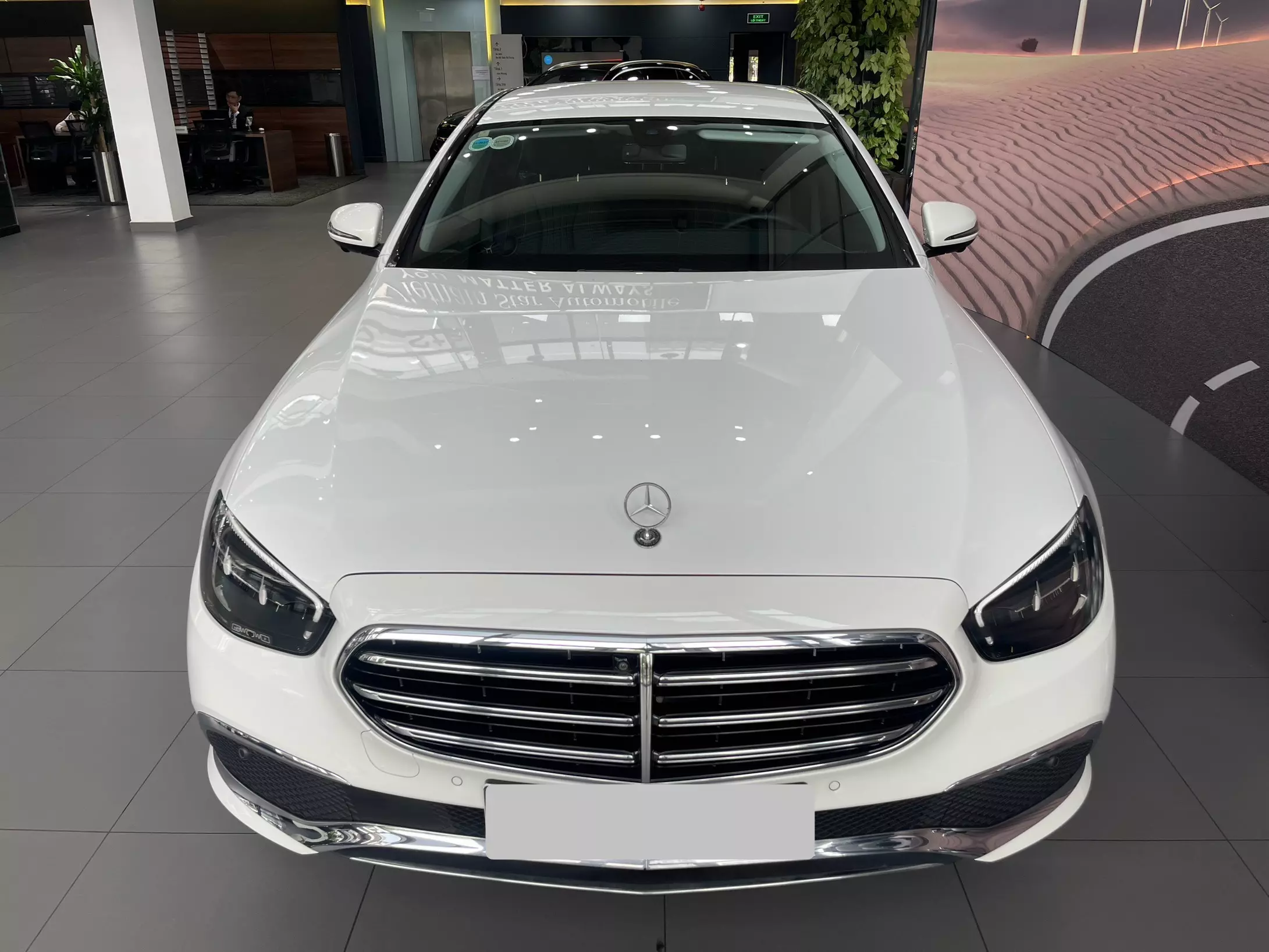 Cần Bán Xe Mercedes E200 Chính Hãng Đi Ít, Giá 2 tỷ1-0