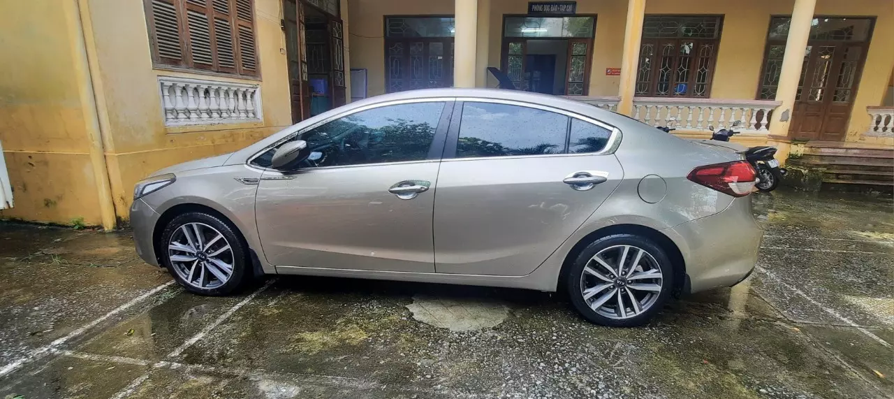 CHÍNH CHỦ CẦN BÁN XE CERATO 1.6AT ĐỜI 2016-1