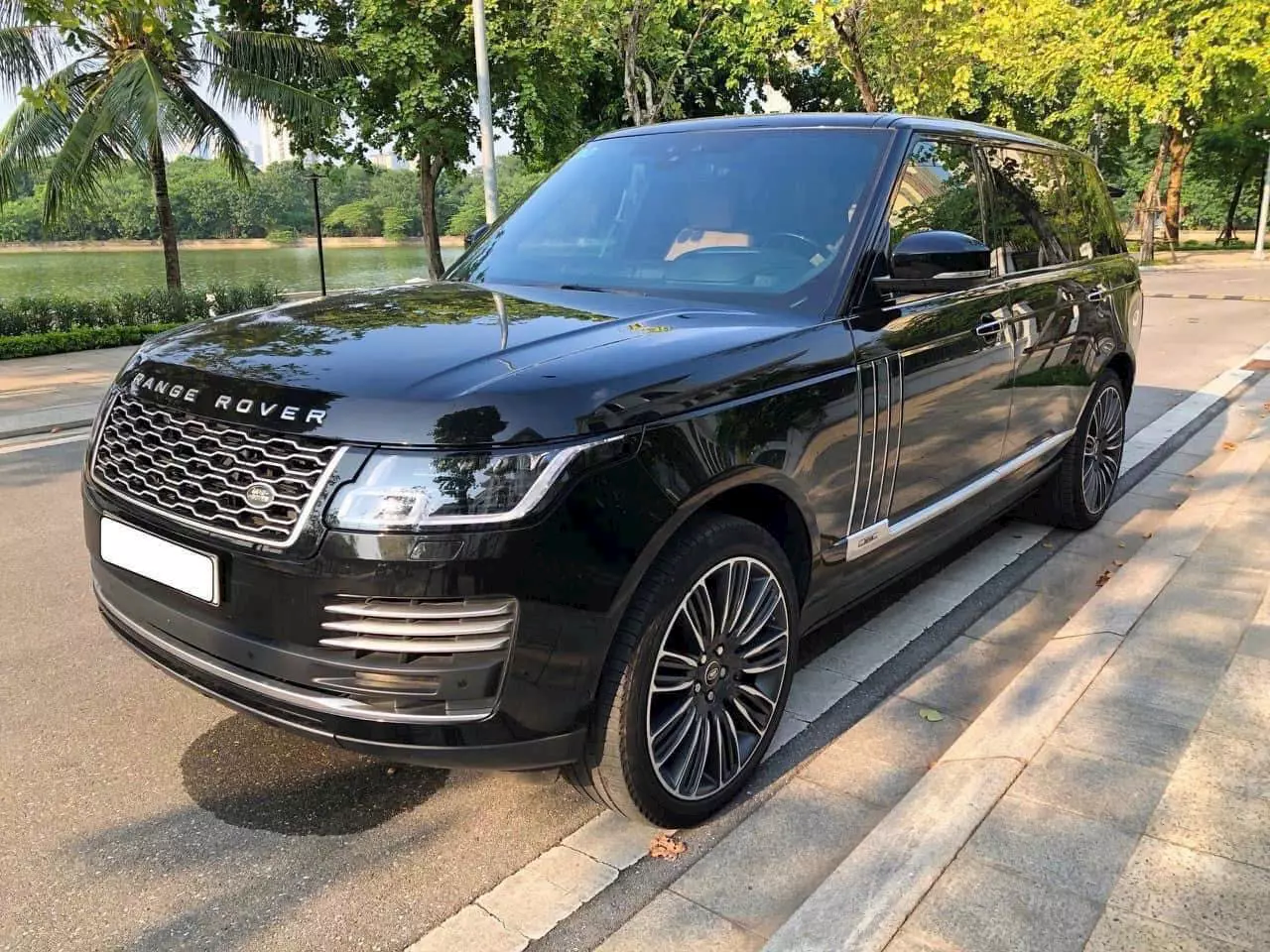 Range Rover ATB LWB 3.0L đăng ký 2020, 1 chủ, biển Hà Nội, mới 99%.-1