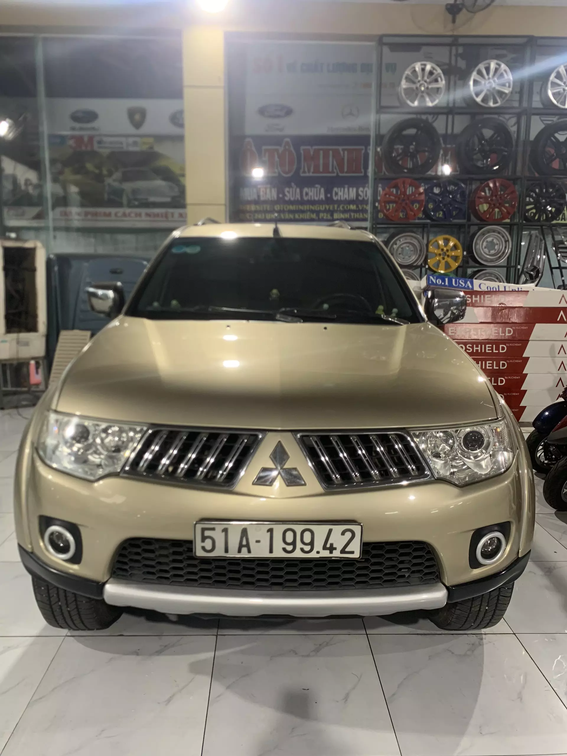 Bán xe Mitsubishi Pajero Sport D 4x2 AT - 2011, vô nhiều đồ chơi, giá 420tr.-0