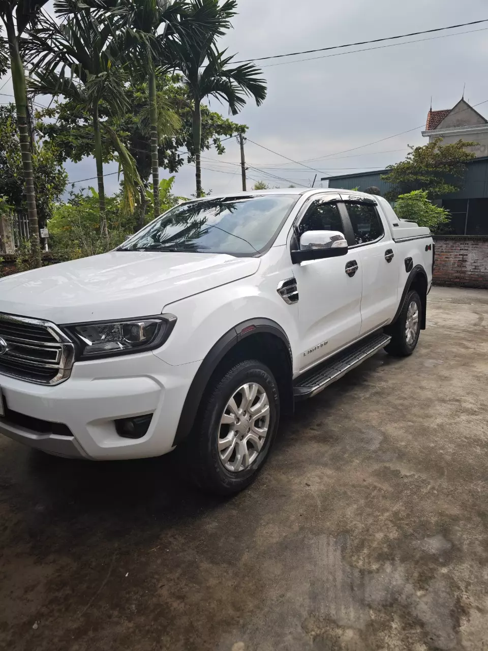 Chính Chủ Cần Bán Xe Bản limited 4x4 2.0 hộp số 10 cấp-0