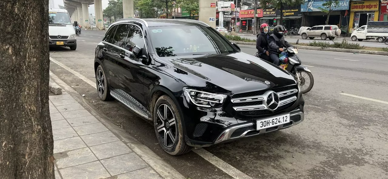 BÁN XE GLC 200 4MATIC - 2021 ĐK T4/2022 - Giá 1.5 tỷ-0