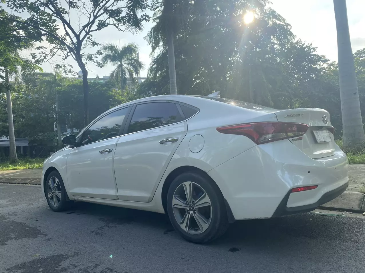 Chính chủ bán xe Hyundai Accent 1.4 AT sx năm 2019-0