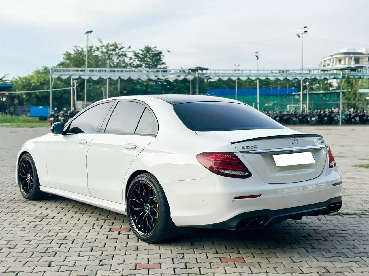 Mer E300 AMG sx 2020 Up full E63 thể thao cá tính cho anh em sành chơi.-6