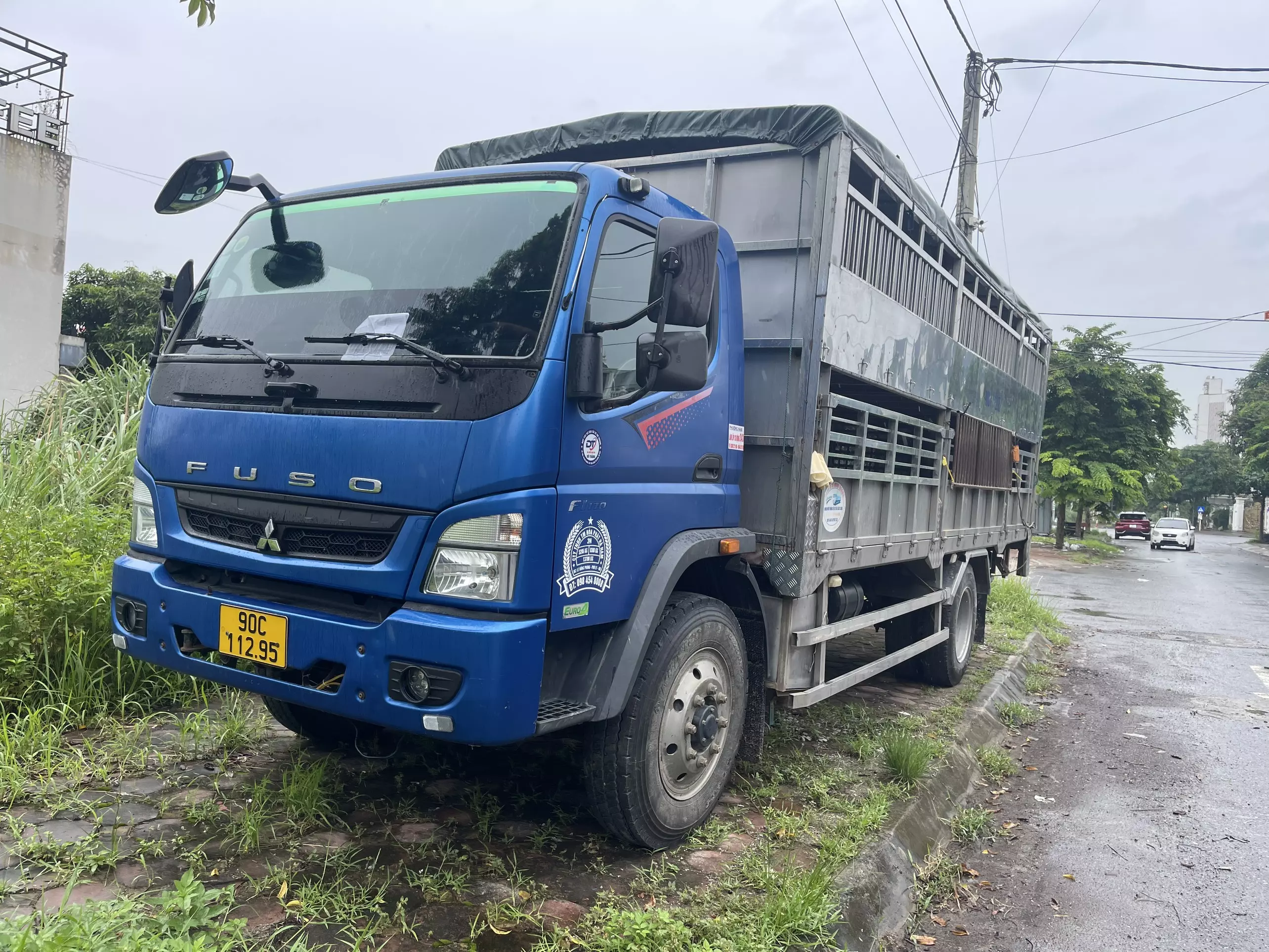 Chính chủ bán xe MITSUBISHI FUSO sx năm 2021-0