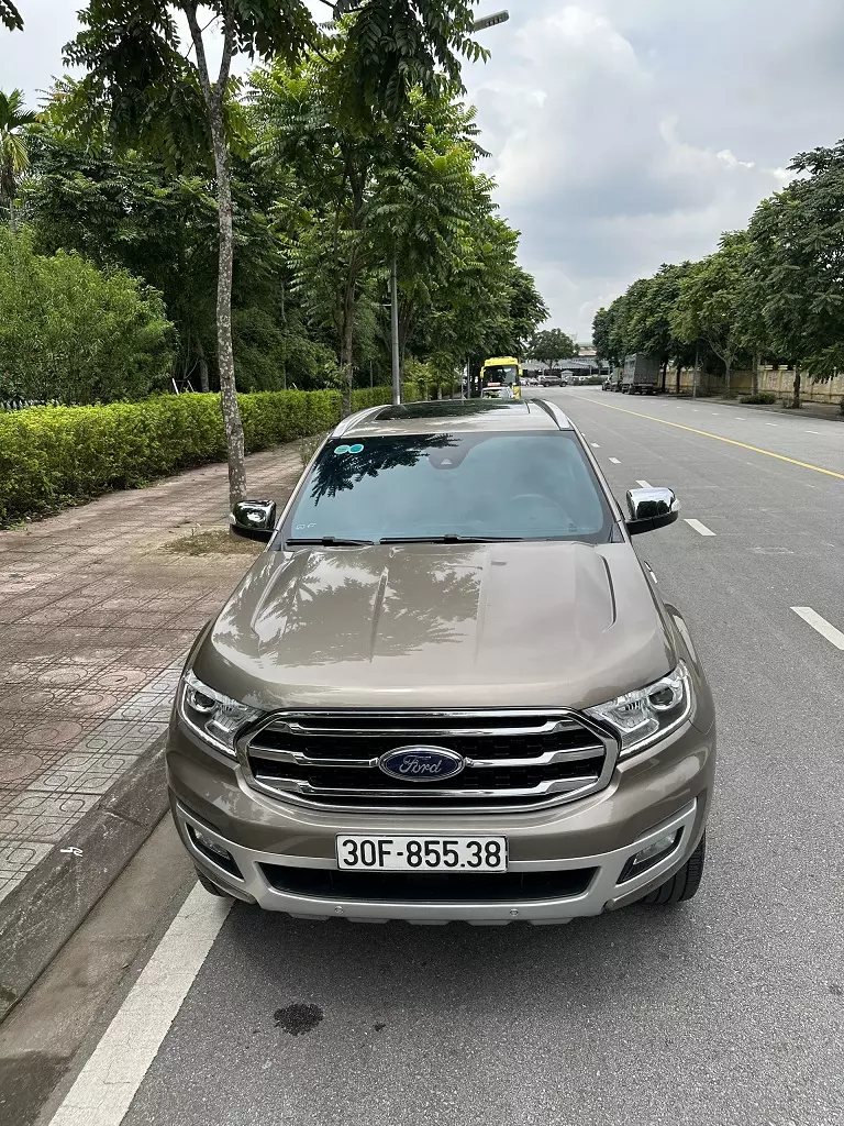 Chính chủ cần bán xe Ford Everest đời 2019 bản full 2 cầu 4x4 -0