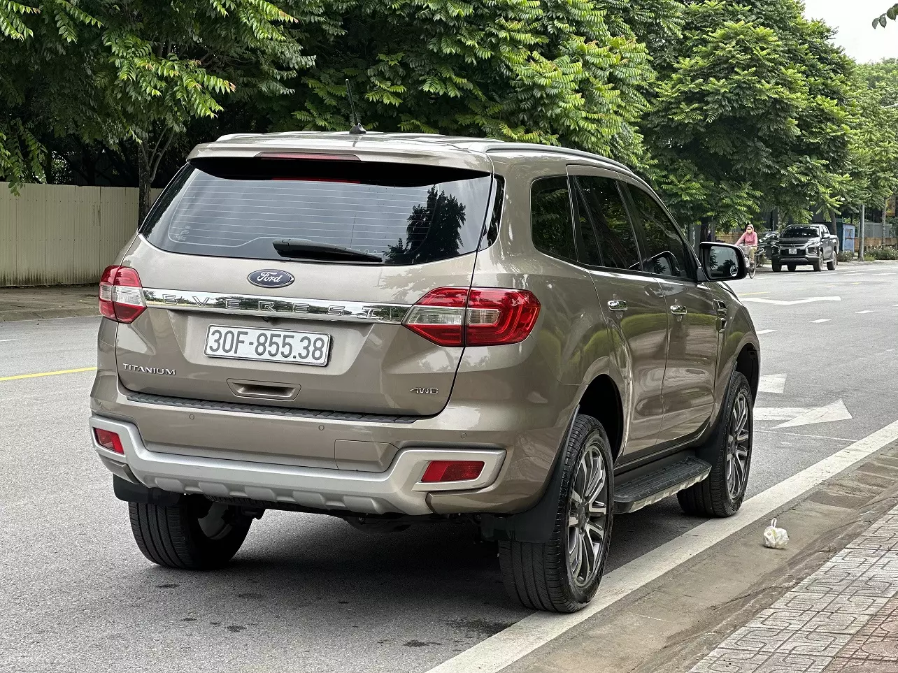 Chính chủ cần bán xe Ford Everest đời 2019 bản full 2 cầu 4x4 -4