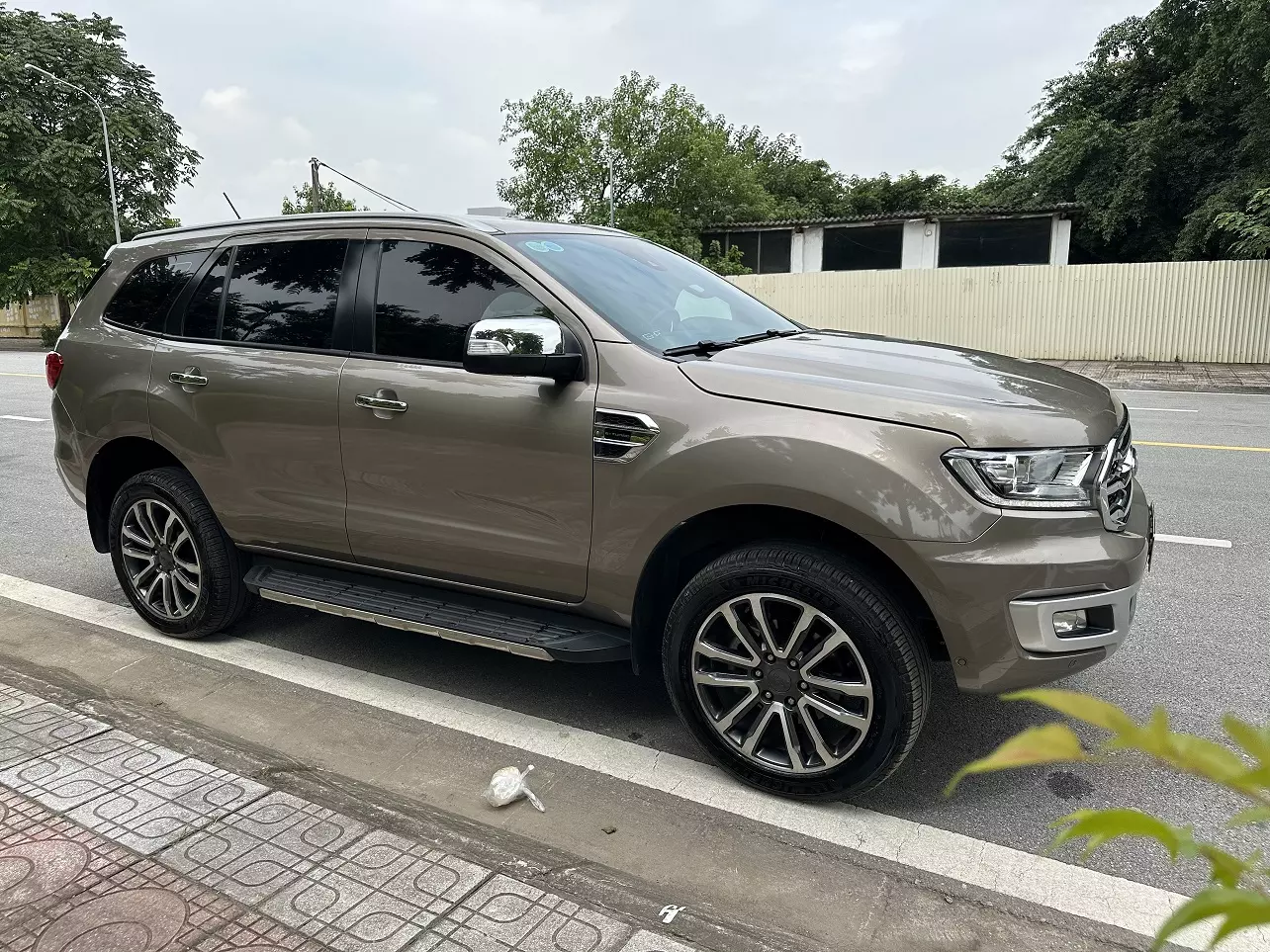 Chính chủ cần bán xe Ford Everest đời 2019 bản full 2 cầu 4x4 -7