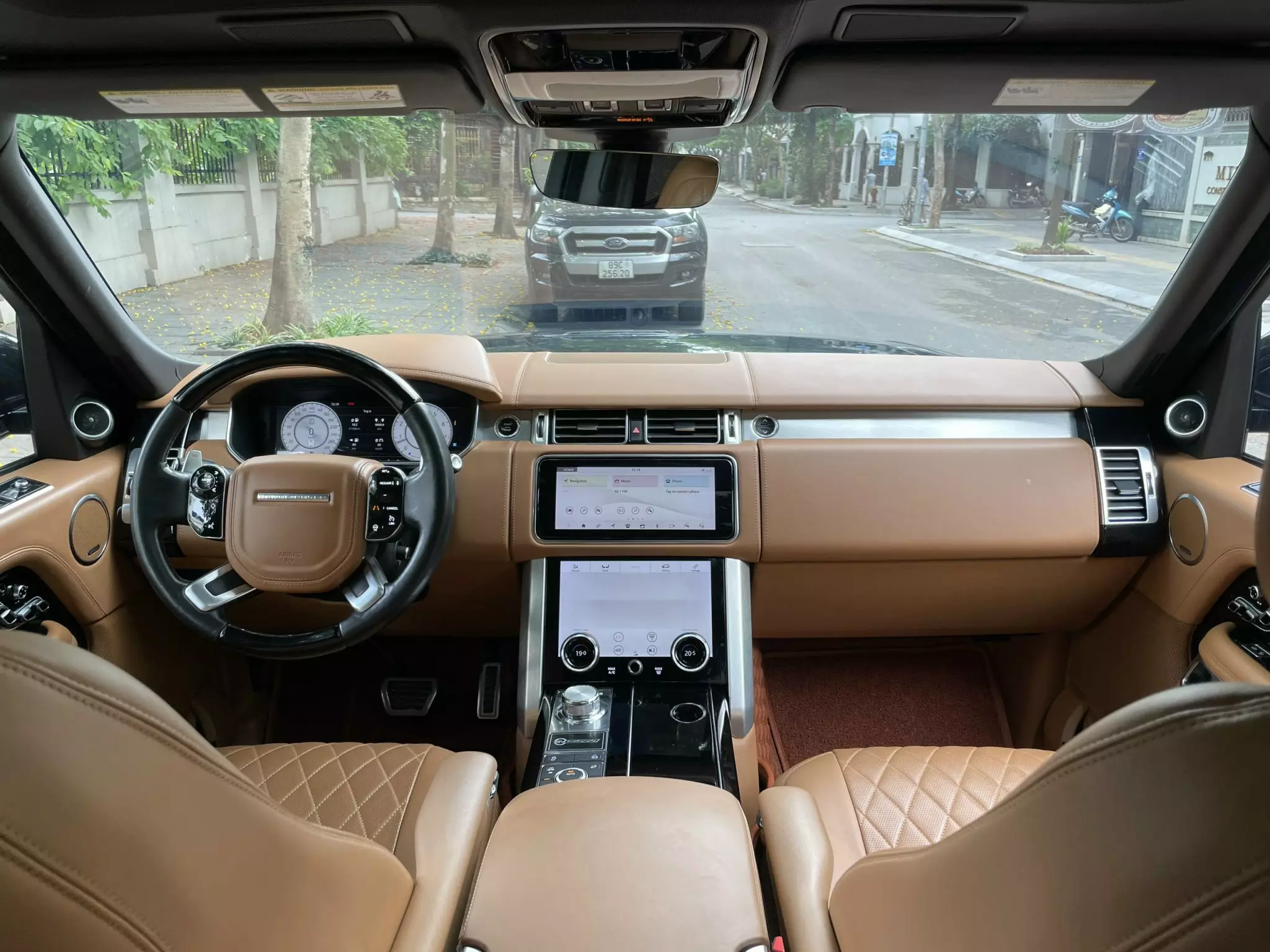 CẦN BÁN XE  LANDROVER RANGEROVER SV AUTOBIO LWB 5.0 SẢN XUẤT NĂM 2019-3