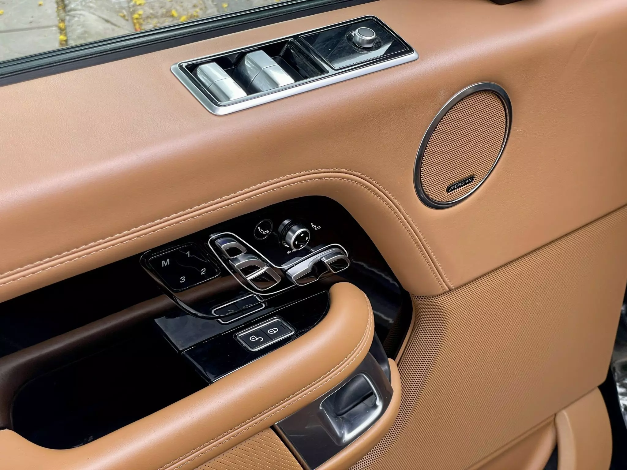 CẦN BÁN XE  LANDROVER RANGEROVER SV AUTOBIO LWB 5.0 SẢN XUẤT NĂM 2019-6