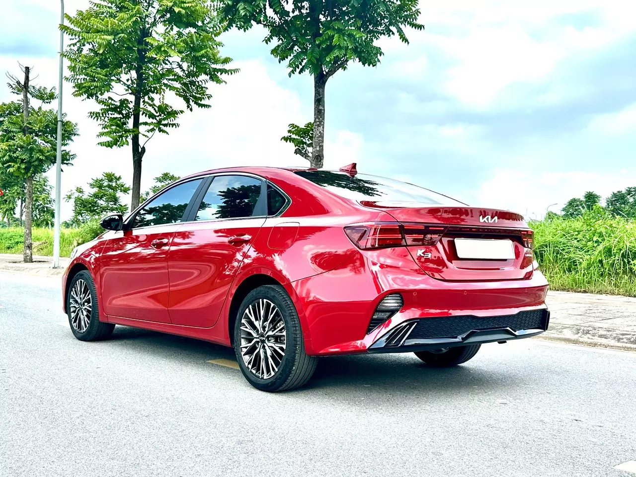 CHÍNH CHỦ CẦN BÁN XE KIA LUXURY 2022 ĐỎ RỰC RỠ-7