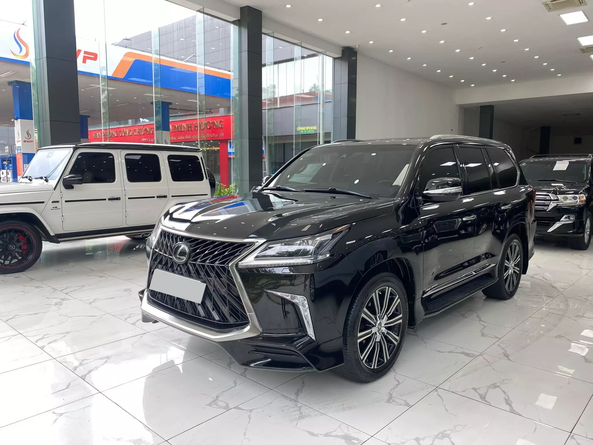 Bán Lexus LX570 MBS 4 chỗ nhập Trung Đông, bản full. sản xuất 2018.-1