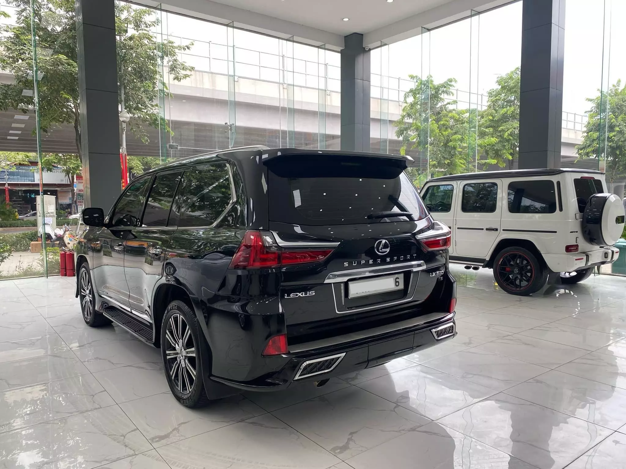 Bán Lexus LX570 MBS 4 chỗ nhập Trung Đông, bản full. sản xuất 2018.-4