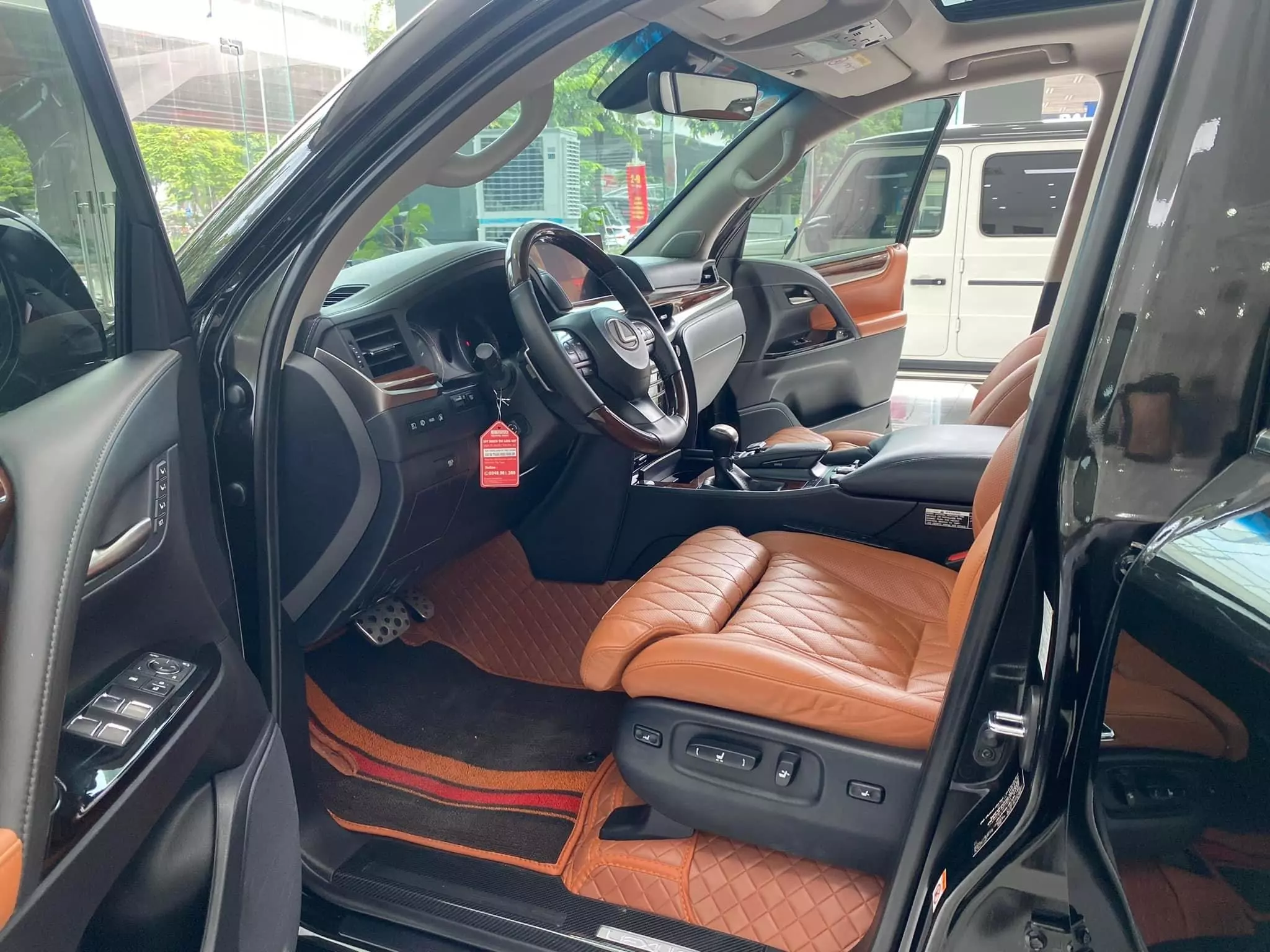 Bán Lexus LX570 MBS 4 chỗ nhập Trung Đông, bản full. sản xuất 2018.-5