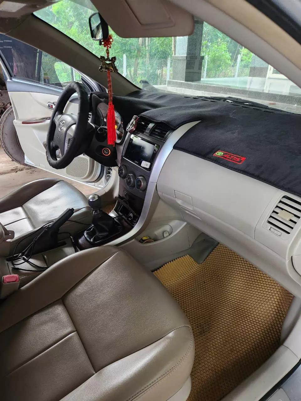 Chính Chủ Cần Bán Xe Toyota, Số Sàn, Sản Xuất Năm 2013, Việt Nam-2