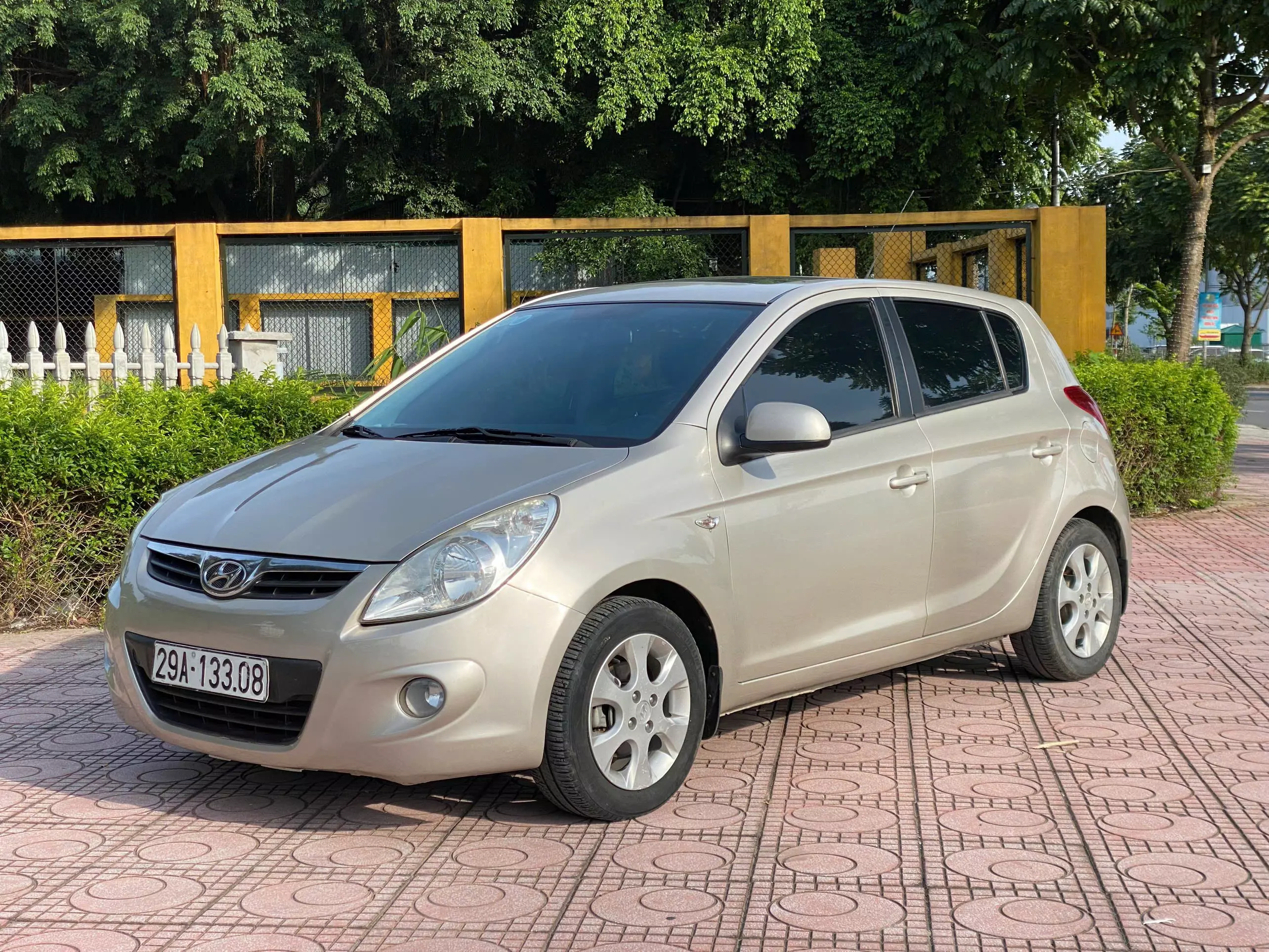 Chính chủ bán xe Hyundai i20 sản xuất 2010 -0