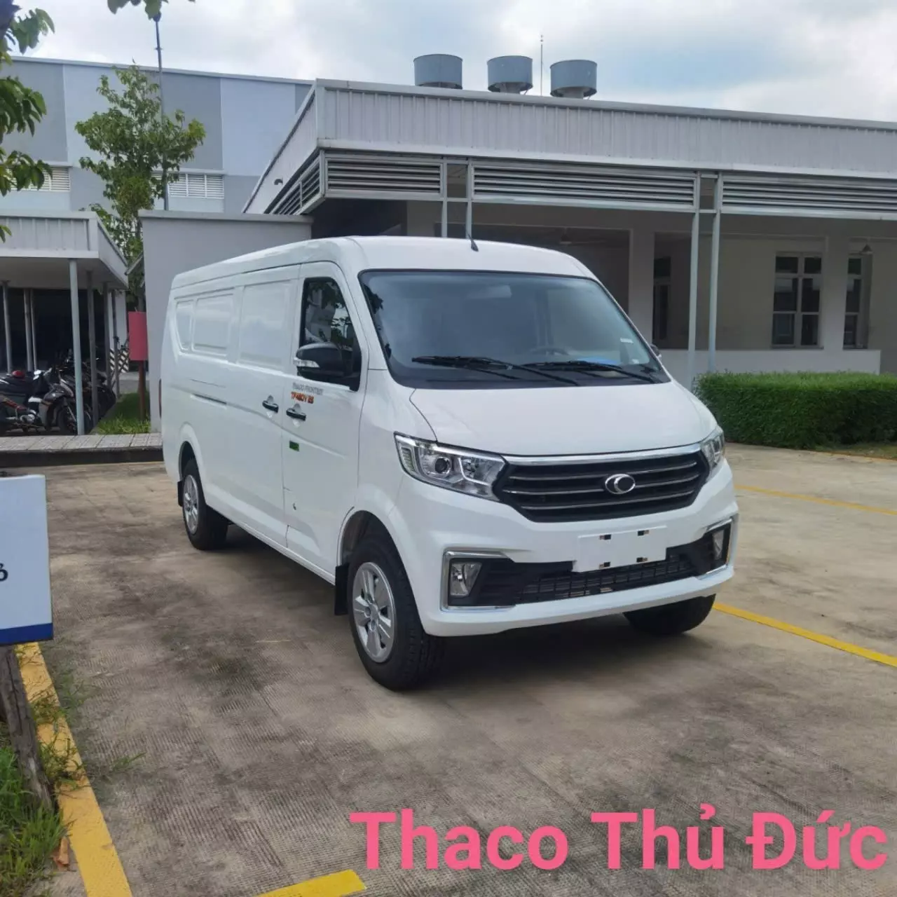 XE TẢI VAN THACO TF 2/5 CHỖ - GIẢI PHÁP VẬN CHUYỂN ĐA NĂNG, TIỆN LỢI-1