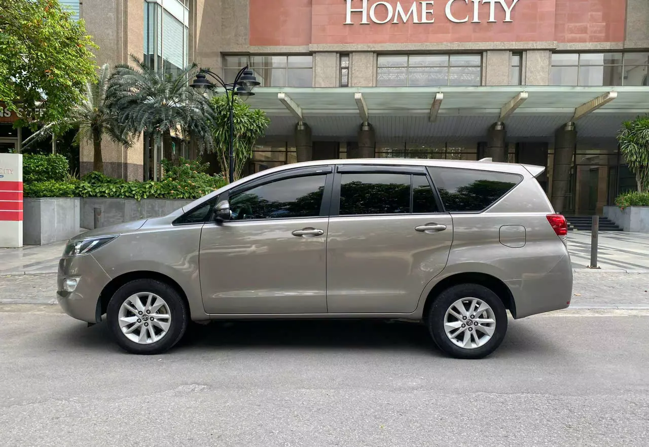 Cần bán gấp Toyota Innova 2019-4