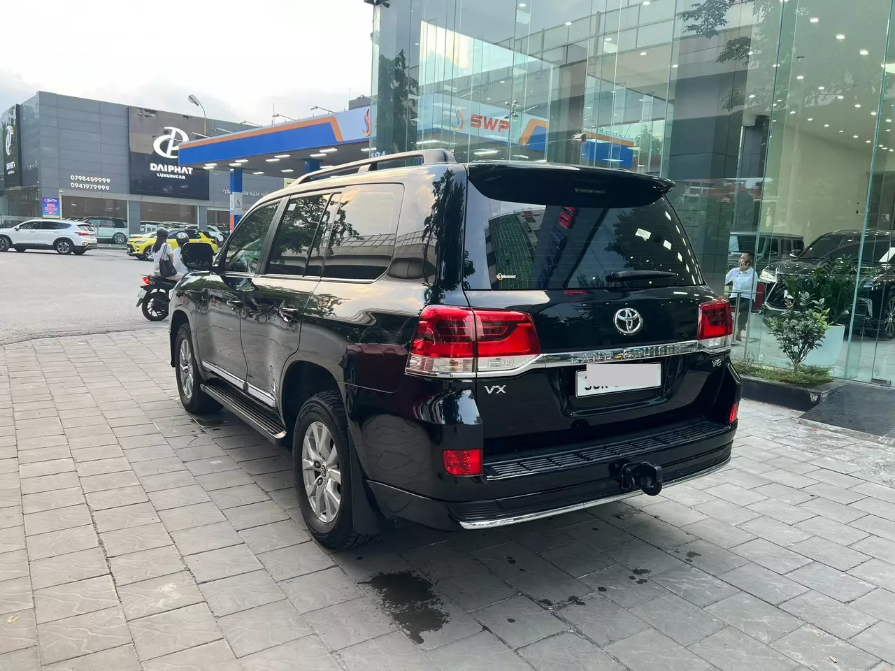 Bán Toyota Land Cruiser LC200 ( VX 4.6V8 ) Màu đen nội thất kem. Năm sản xuất 2016 xe đăng ký cá nhân sử dụng-9