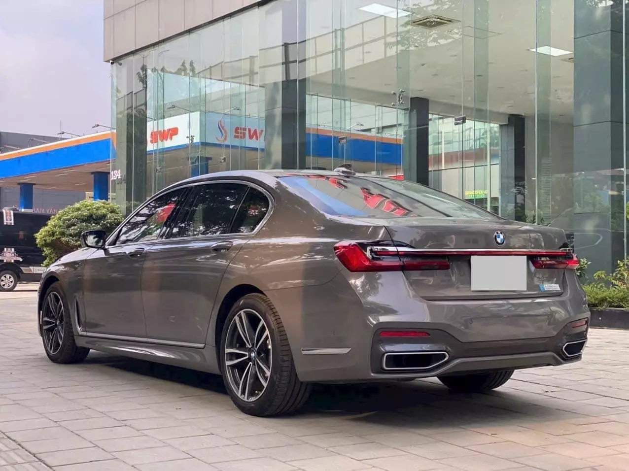 Bán BMW 730LI model 2021, lăn bánh cưc ít,1 chủ, biển Hà Nội.-3