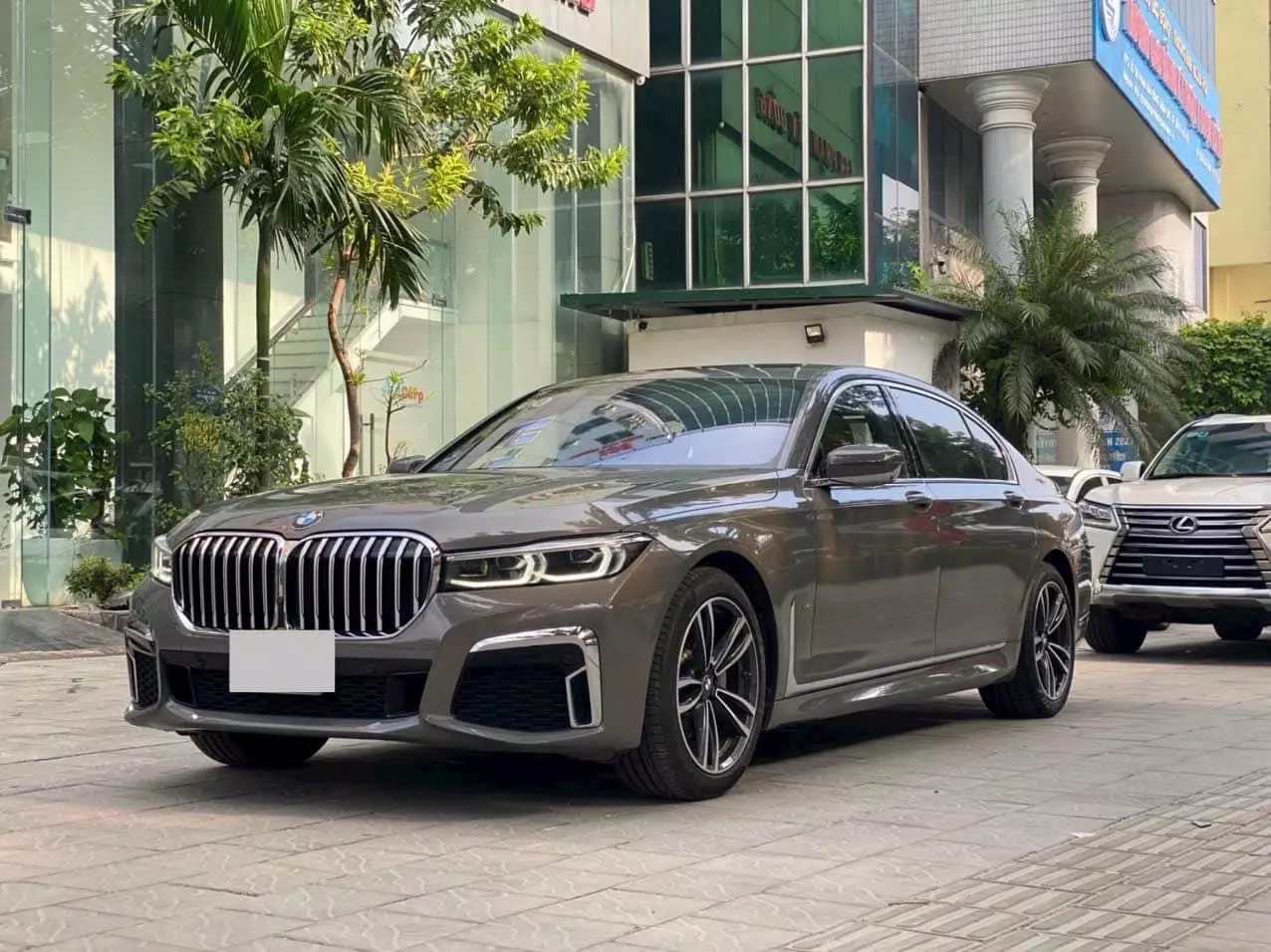 Bán BMW 730LI model 2021, lăn bánh cưc ít,1 chủ, biển Hà Nội.-2