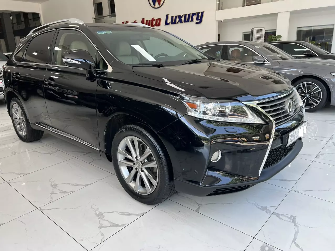 Bán xe Lexus RX350 màu đen xe sản xuất năm 2014 chủ đi giữ gìn rất mới và đẹp.-2