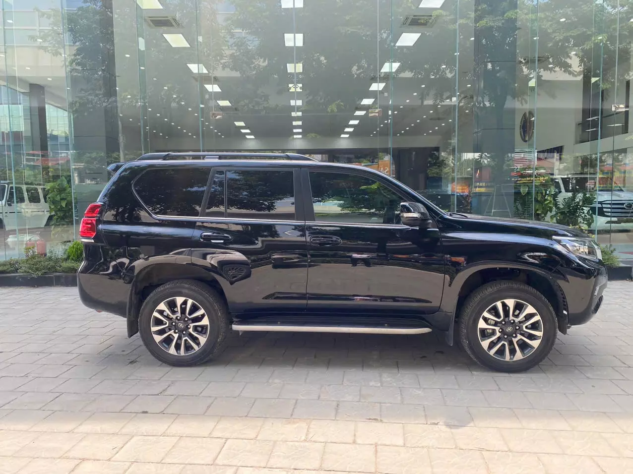 Toyota Prado VX Model 2022, xe cực đẹp, biển Hà Nội, hoá đơn VAT cao.-3