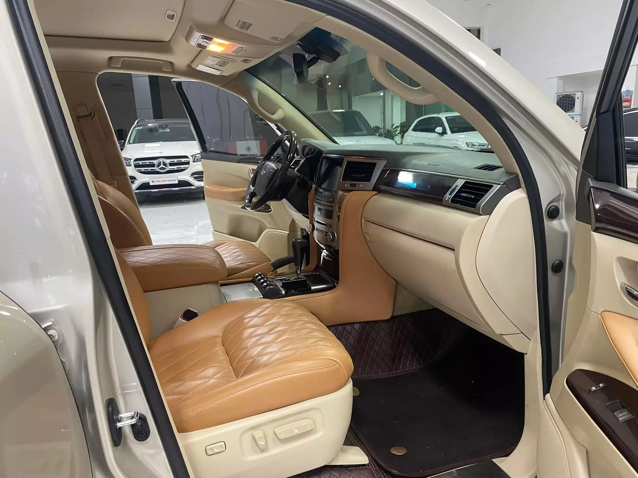 Lexus LX570 nhập Mỹ, model 2013, xe chạy ít siêu đẹp.-8