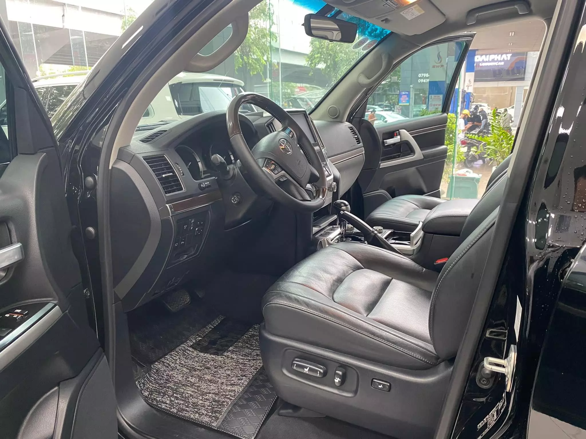 Bán Toyota Land Cruiser 4.6 V8, sản xuất 2019, lăn bánh hơn 6 vạn Km.-8