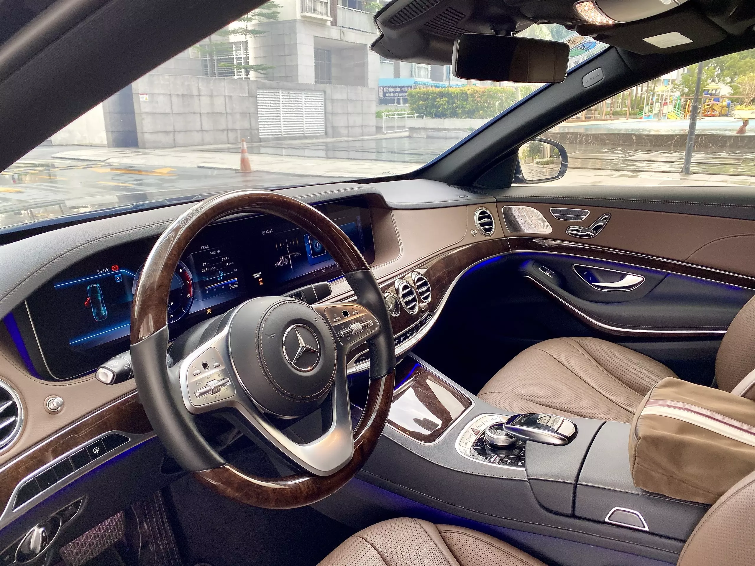 Bán xe Mercedes S450L Đen Nâu 2019 chạy 12000km rất ít, giá 2,5xx-2