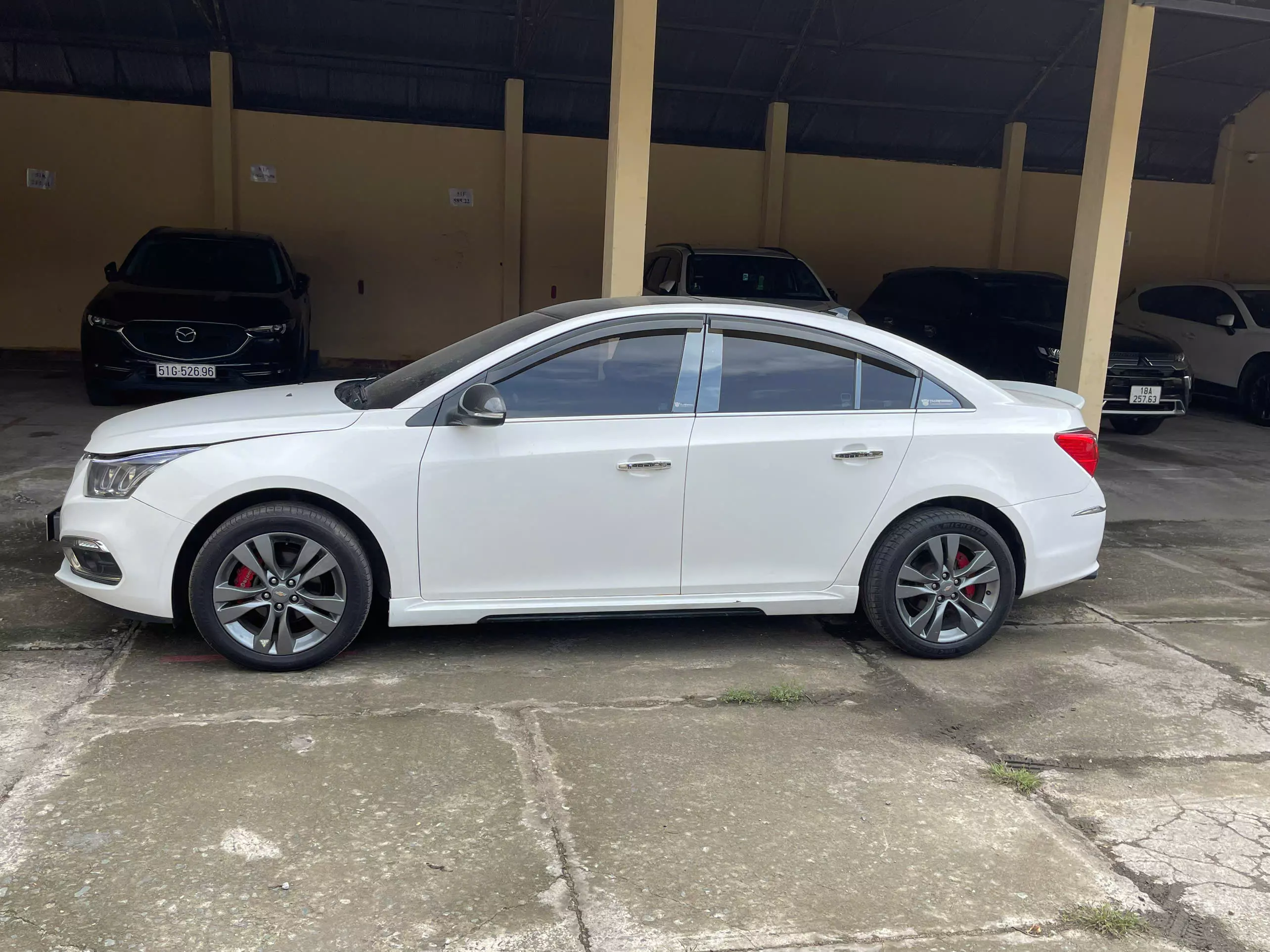 Cần bán lại xe Chevrolet Cruze 2016, giá 310tr-0