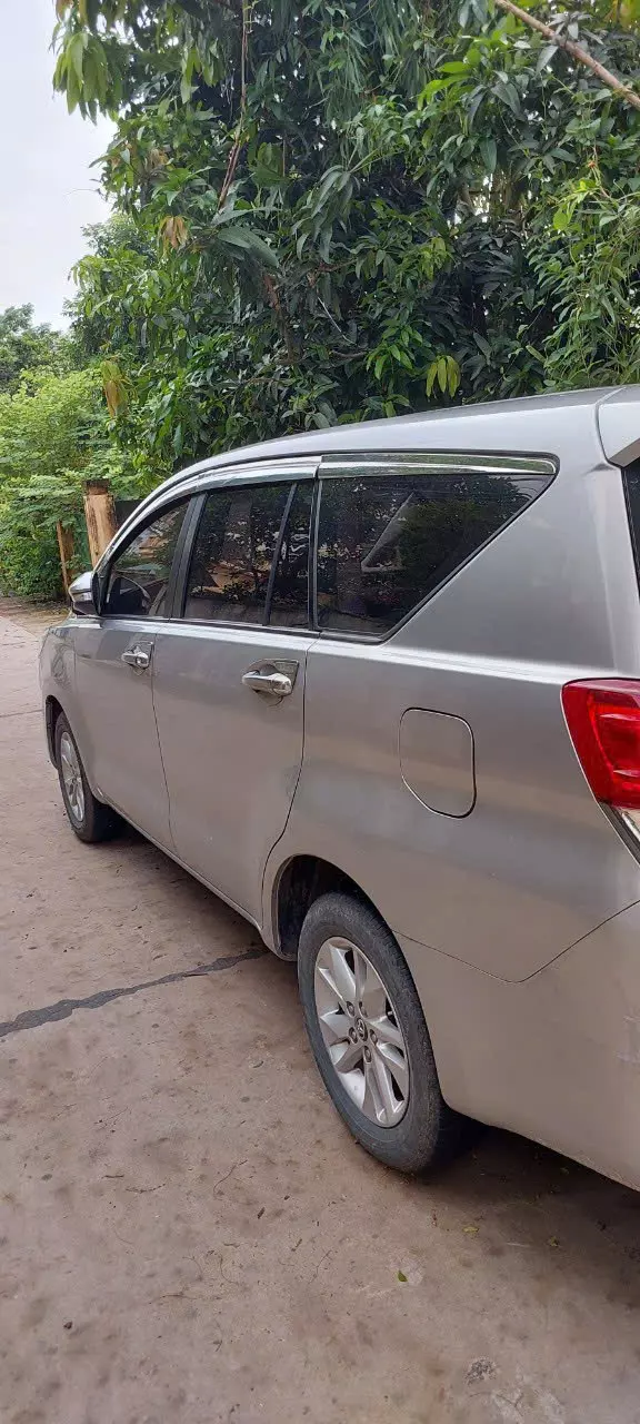 Chính chủ bán xe TOYOTA INNOVA 2.0E sản xuất năm 2016-1