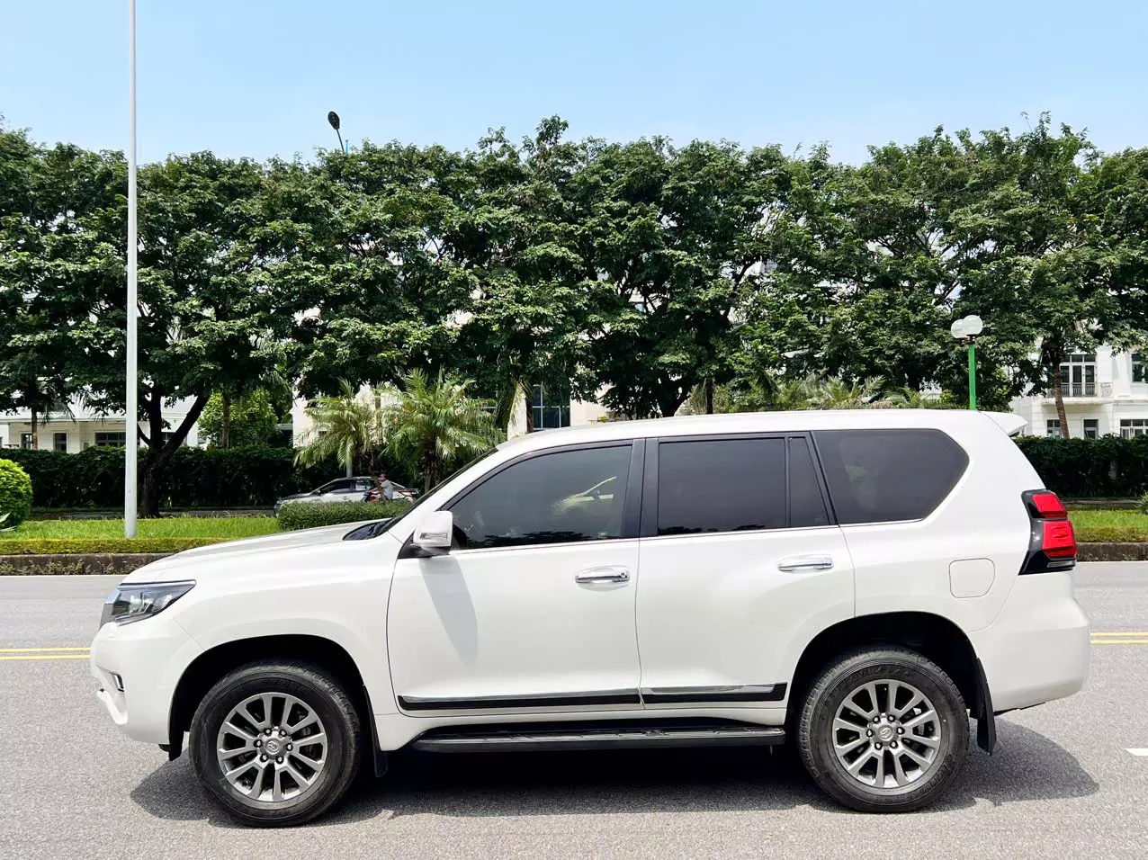 Nhập đội: TOYOTA PRADO 2.7VX 2018 fom mới -10