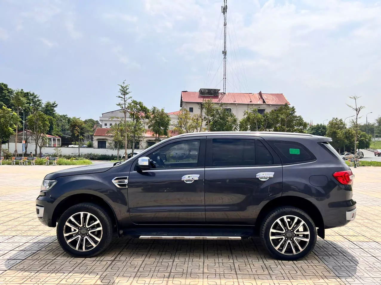 Ford Everest 2.0 bi- turbo - 2 CẦU sản xuất 2020-5