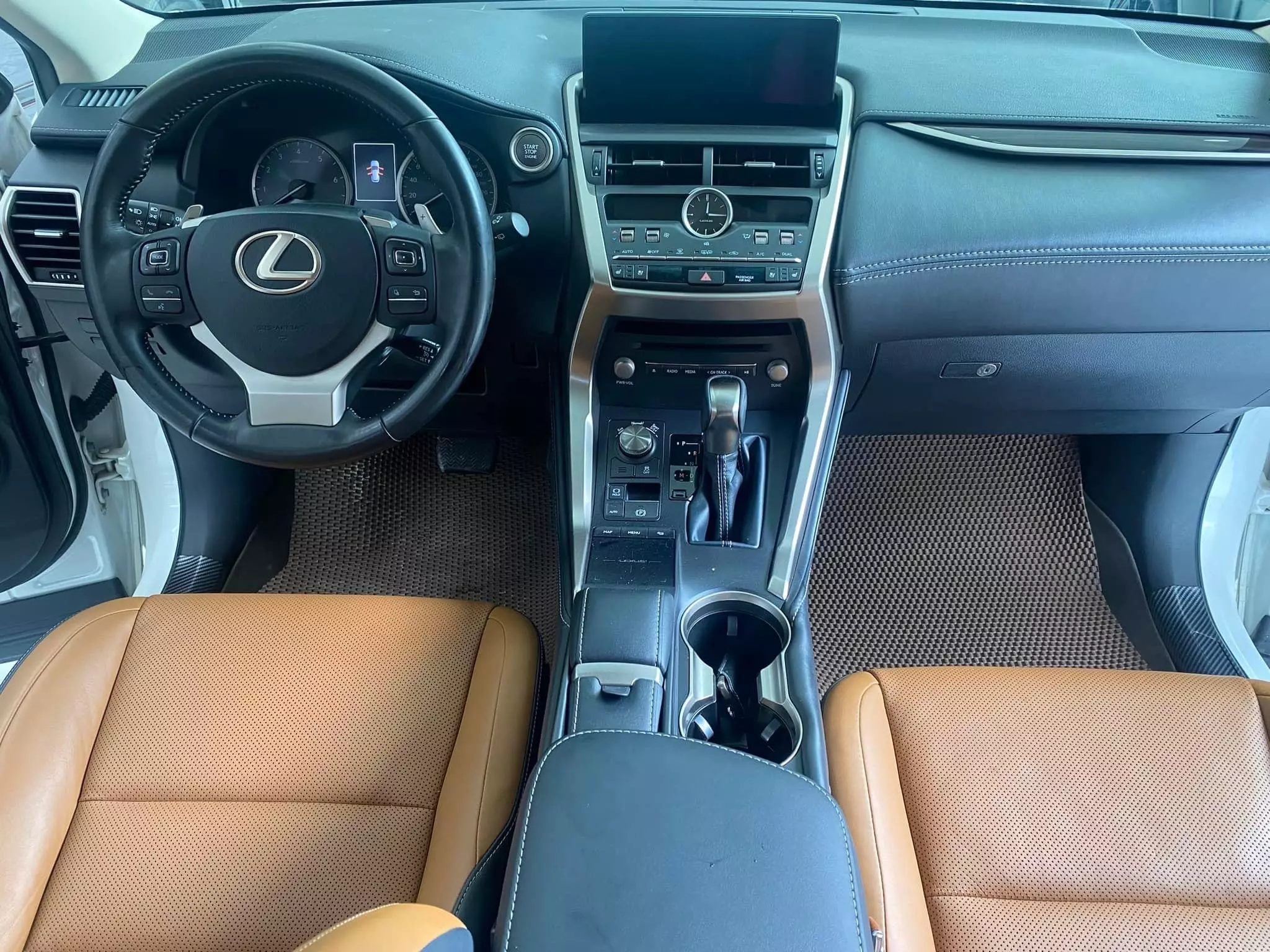 Chính chủ bán Lexus NX300 mode 2019, sơn zin cả xe, full lịch sử hãng-8